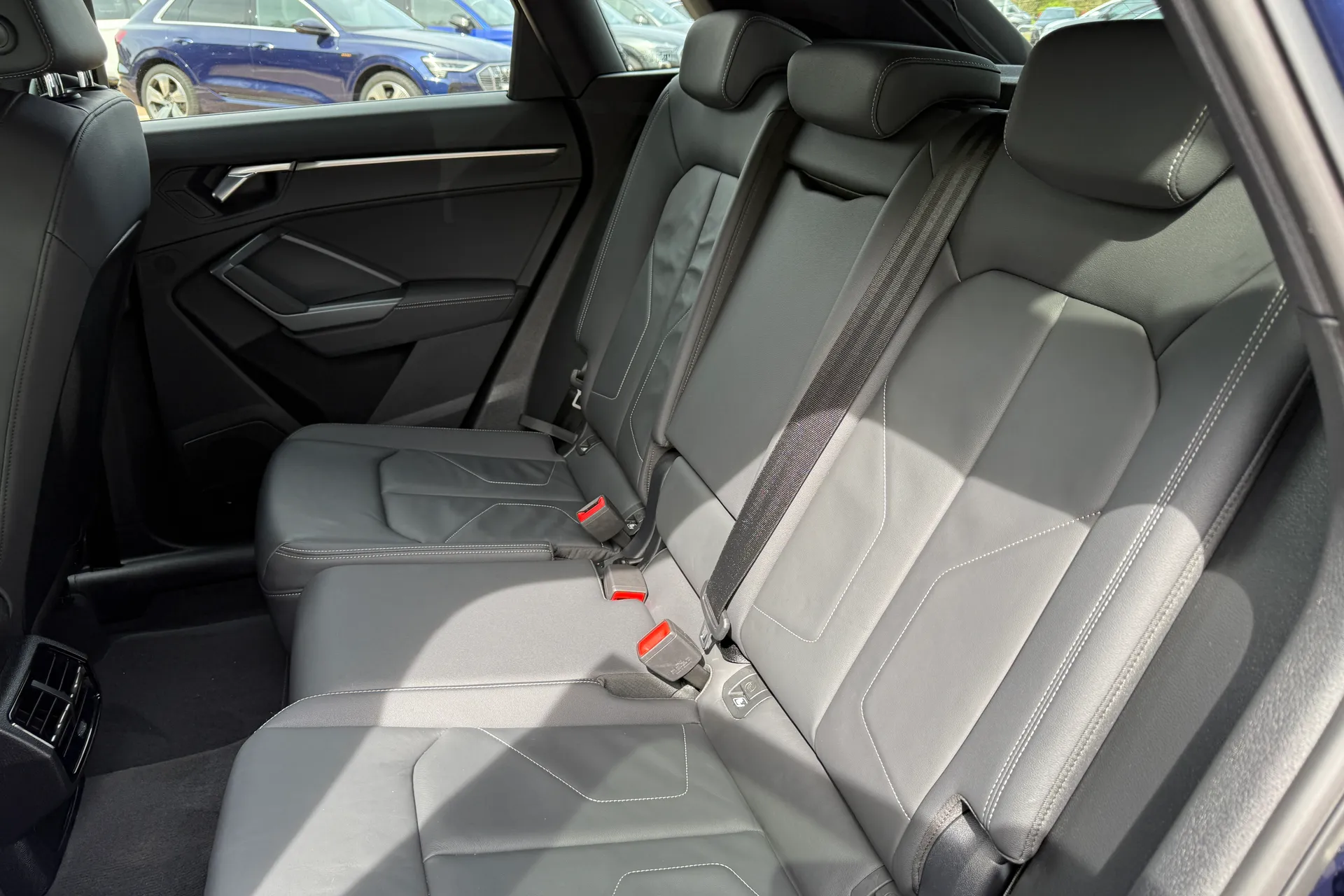 Audi Q3 thumbnail image number 49