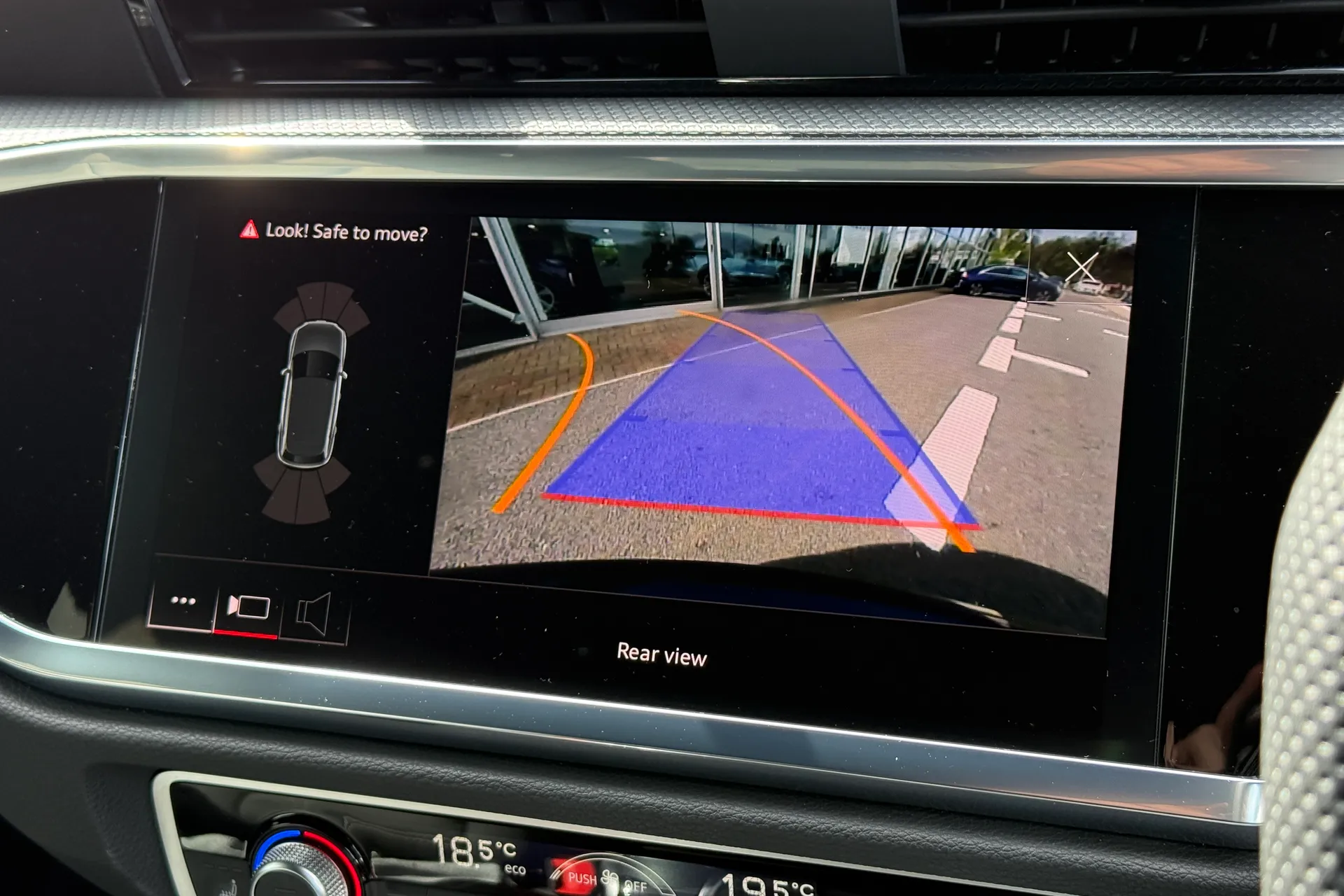 Audi Q3 thumbnail image number 3