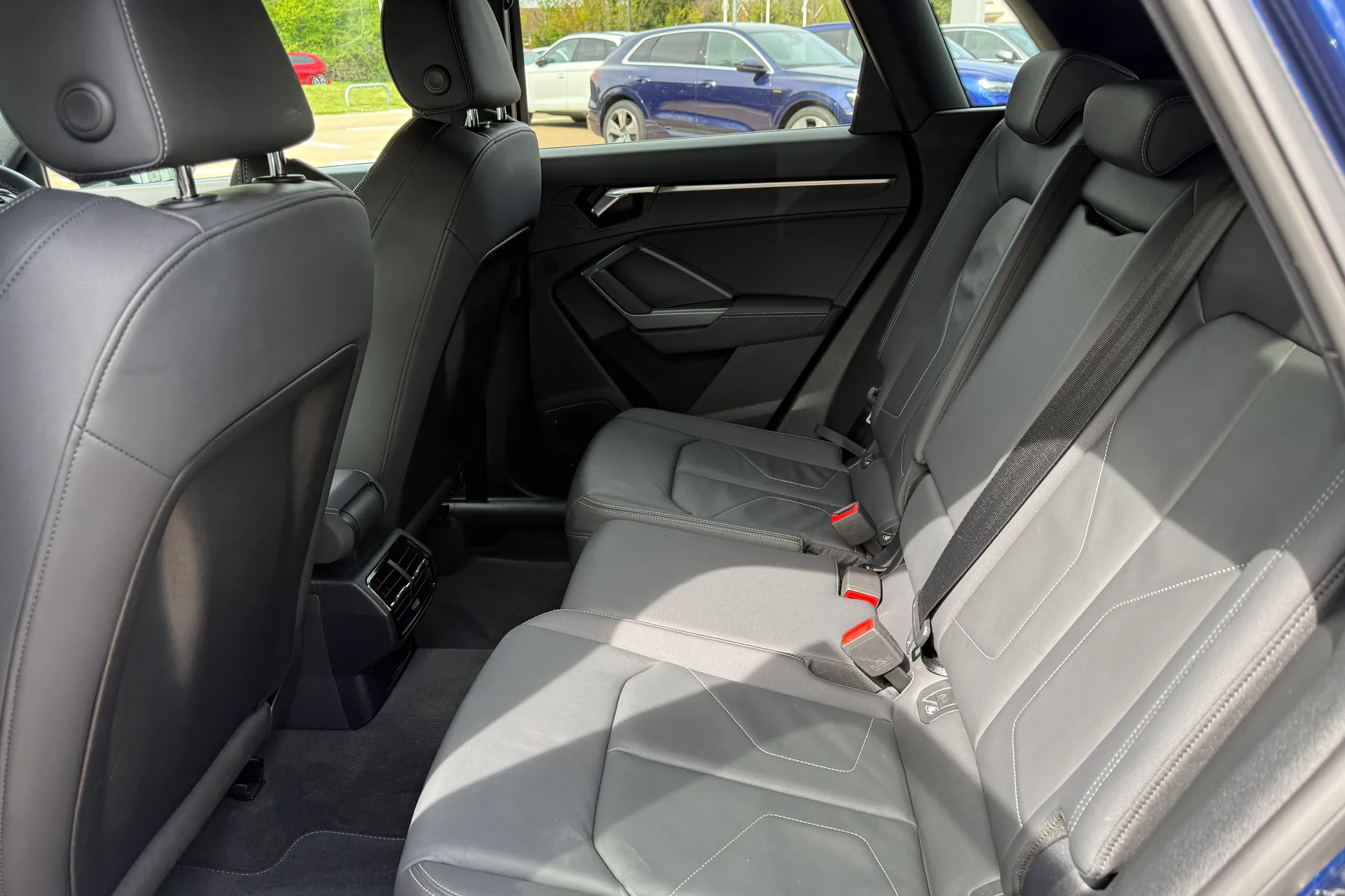 Audi Q3 thumbnail image number 50