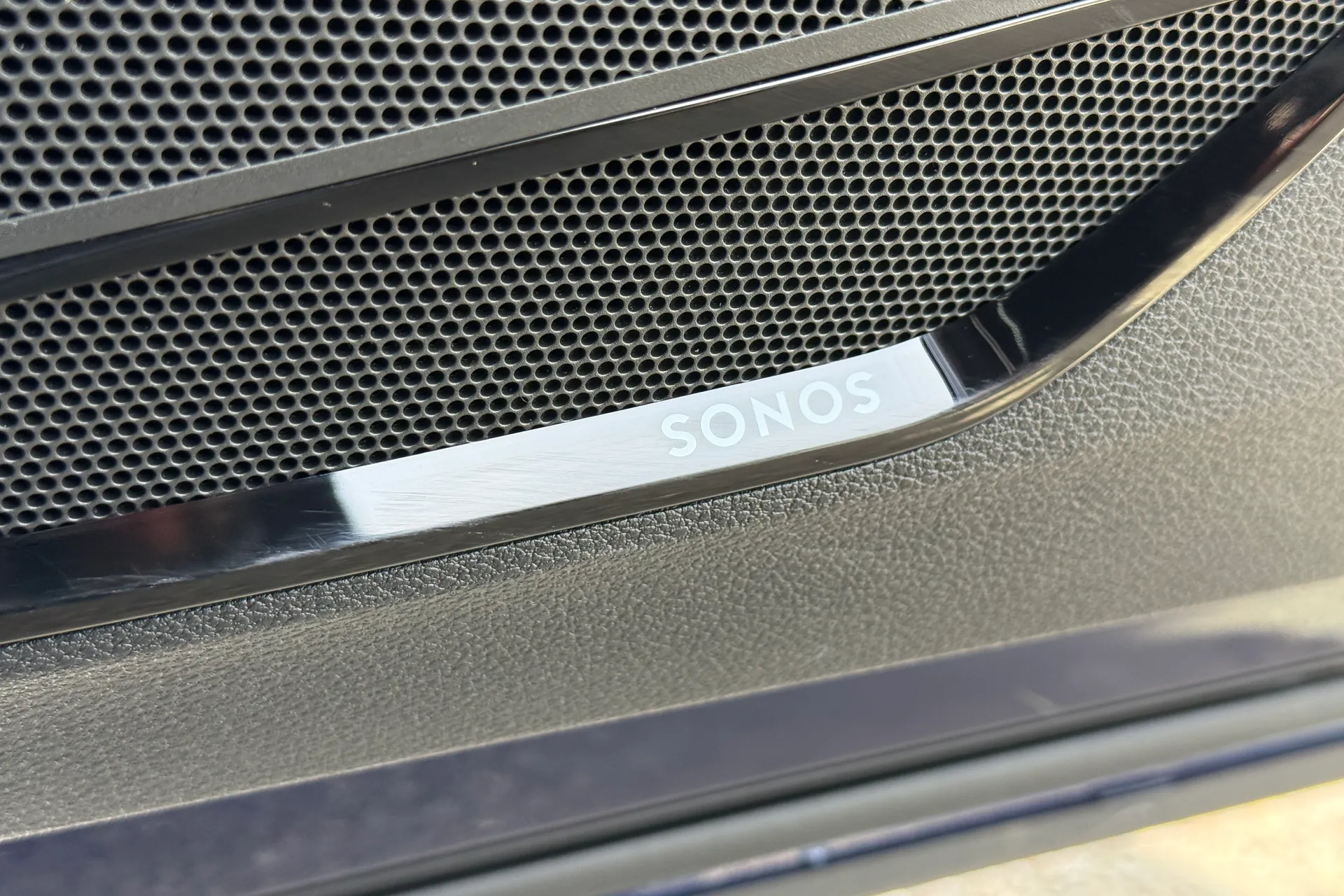 Audi Q3 thumbnail image number 25