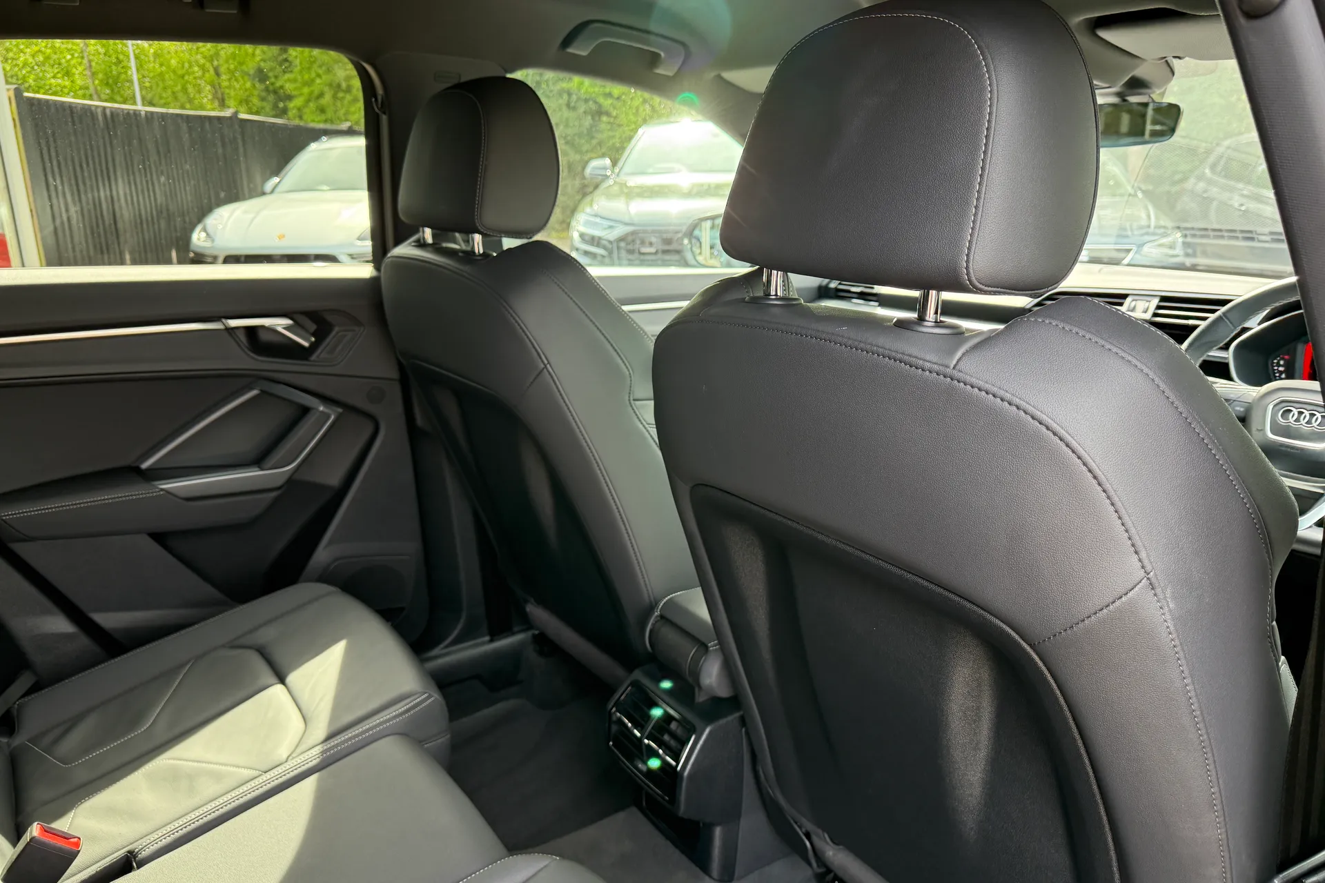 Audi Q3 thumbnail image number 34