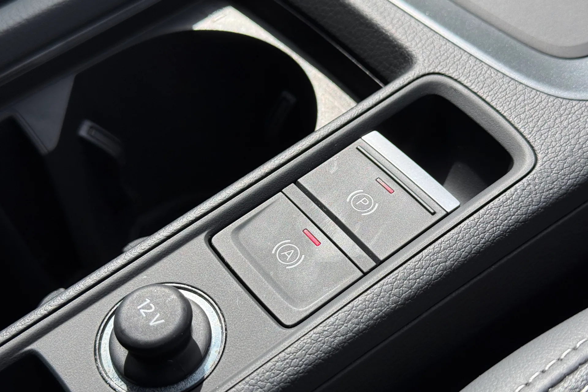 Audi Q3 thumbnail image number 19