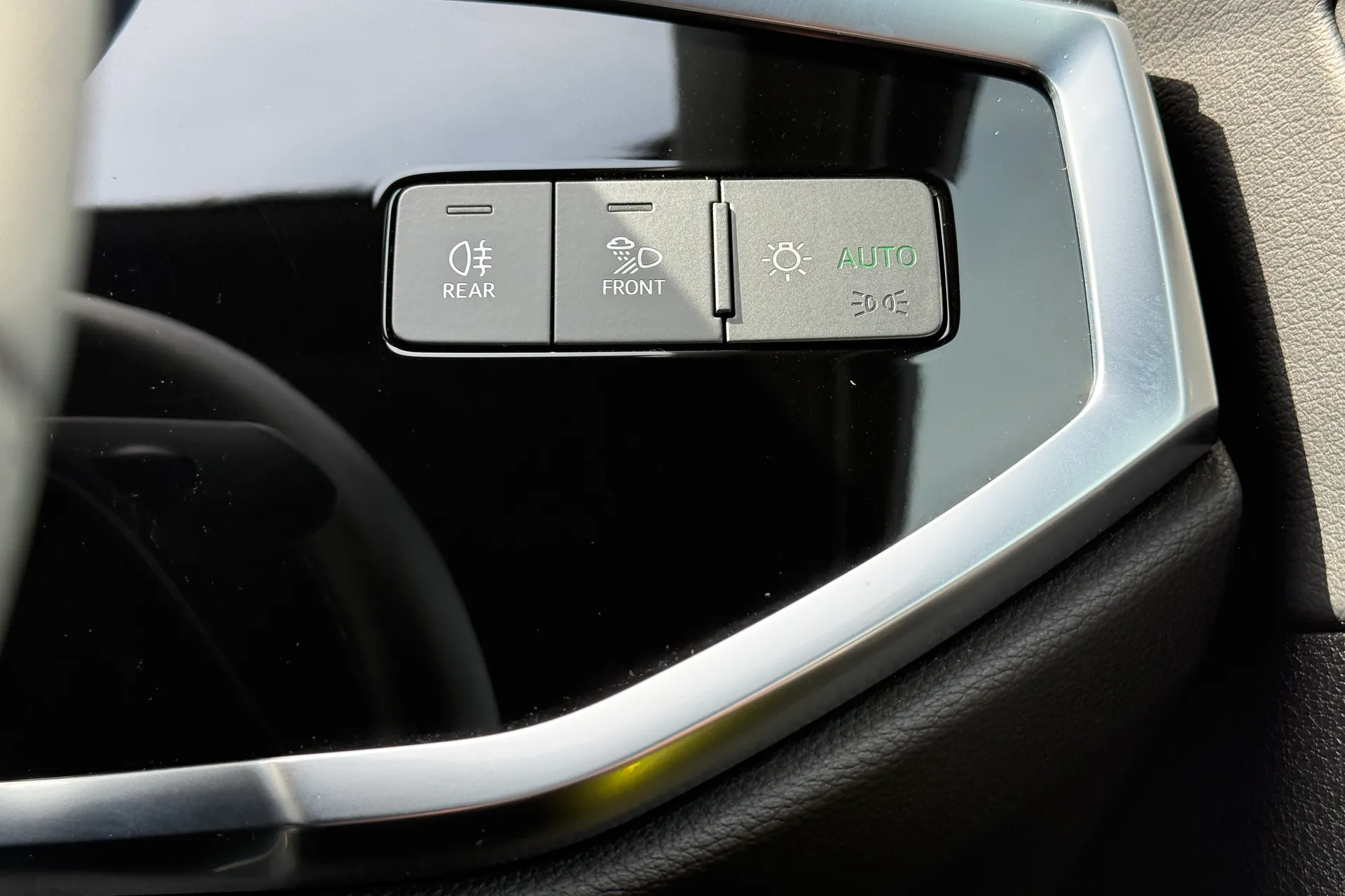 Audi Q3 thumbnail image number 15