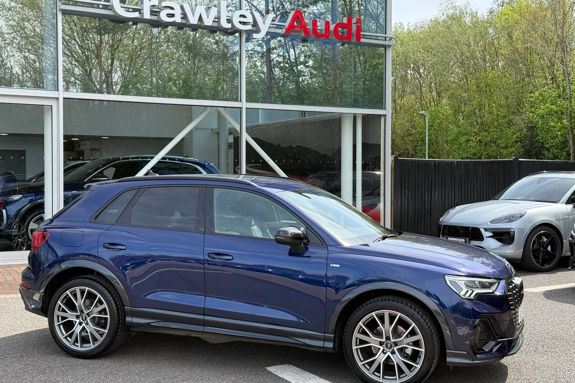 Audi Q3 thumbnail image number 2