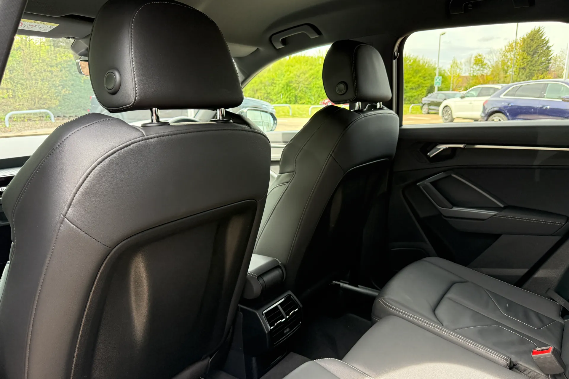 Audi Q3 thumbnail image number 48