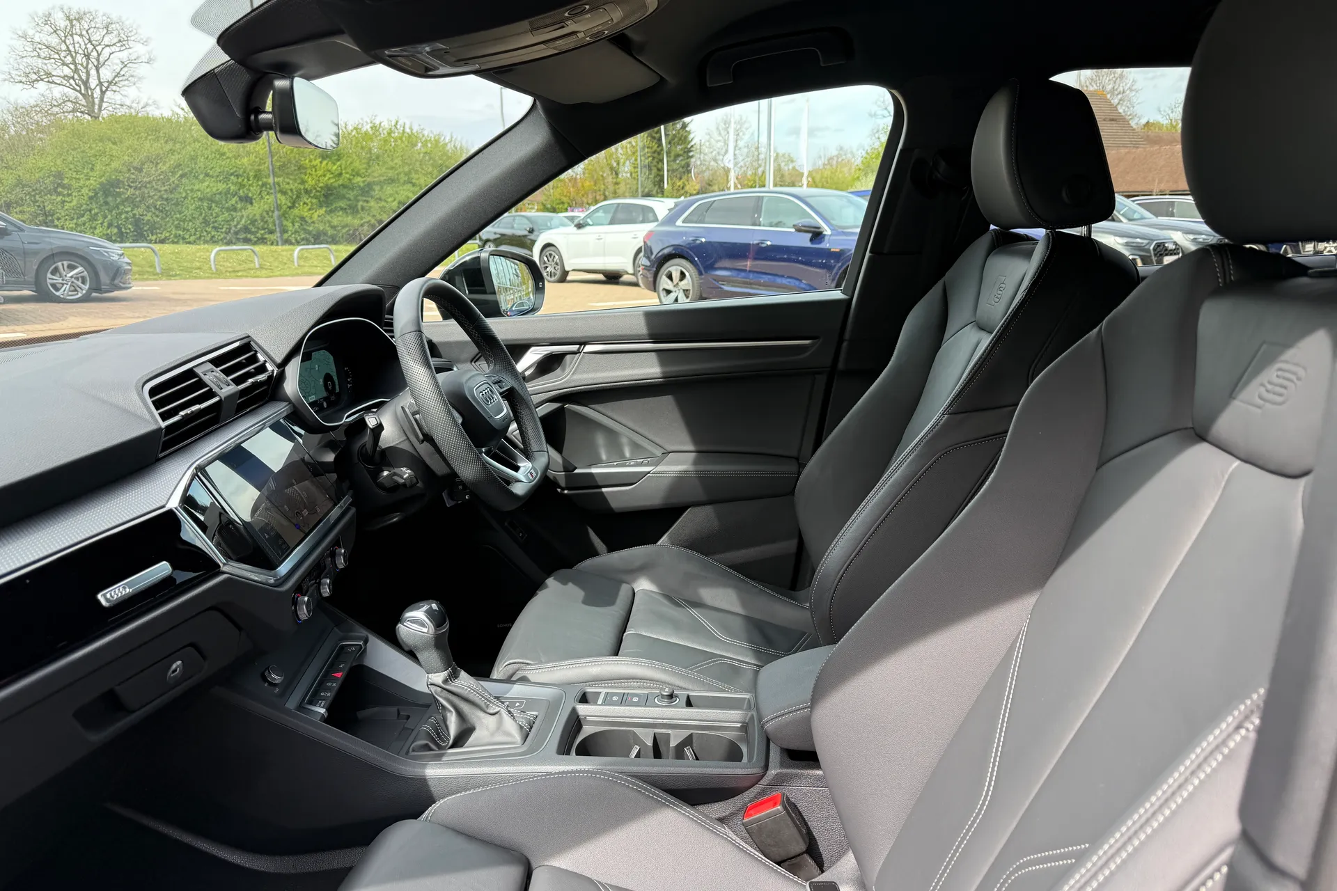 Audi Q3 thumbnail image number 53