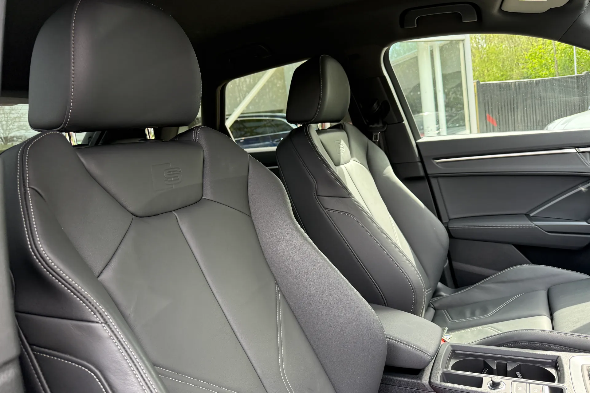 Audi Q3 thumbnail image number 26