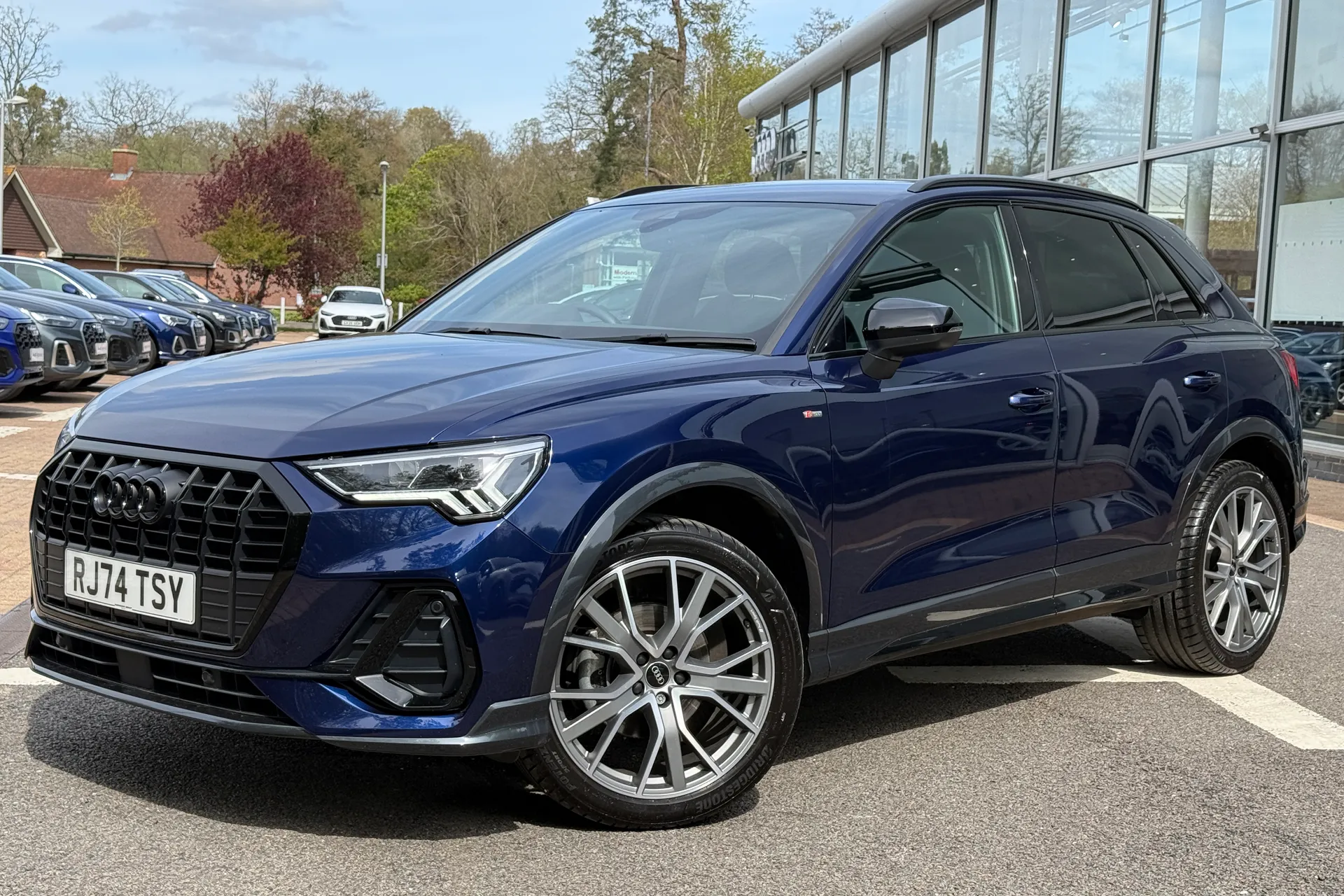 Audi Q3 thumbnail image number 54