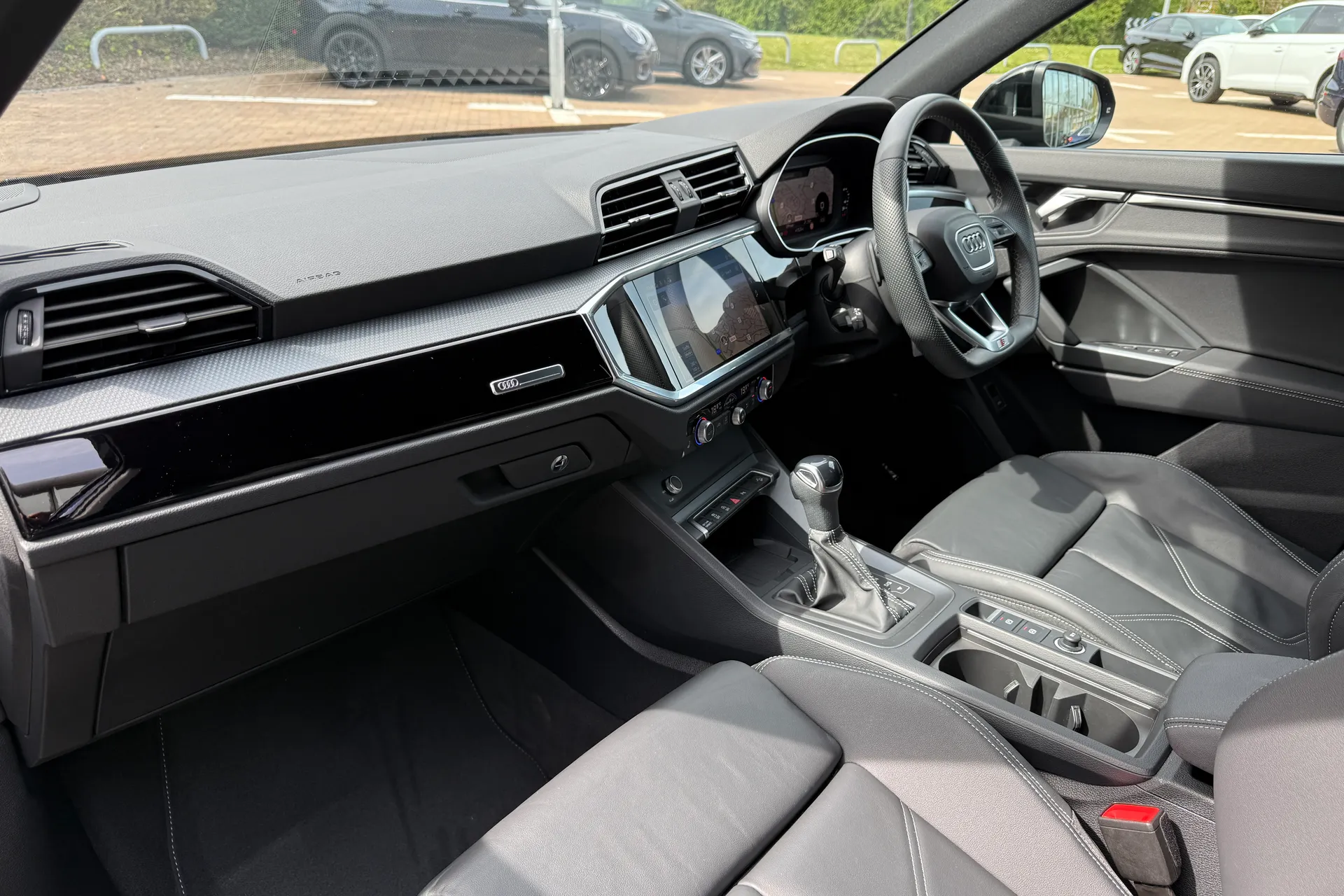 Audi Q3 thumbnail image number 51