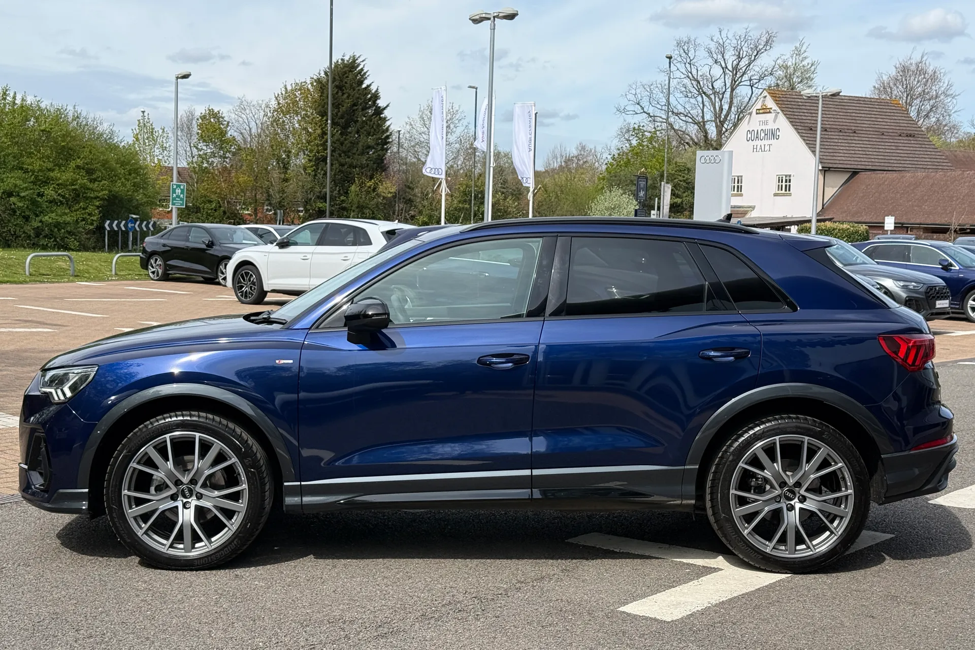 Audi Q3 thumbnail image number 47