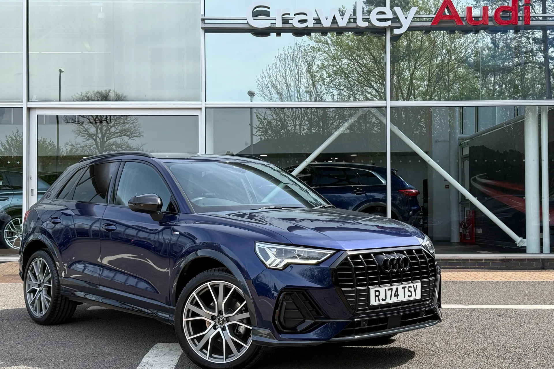 Audi Q3 focused image