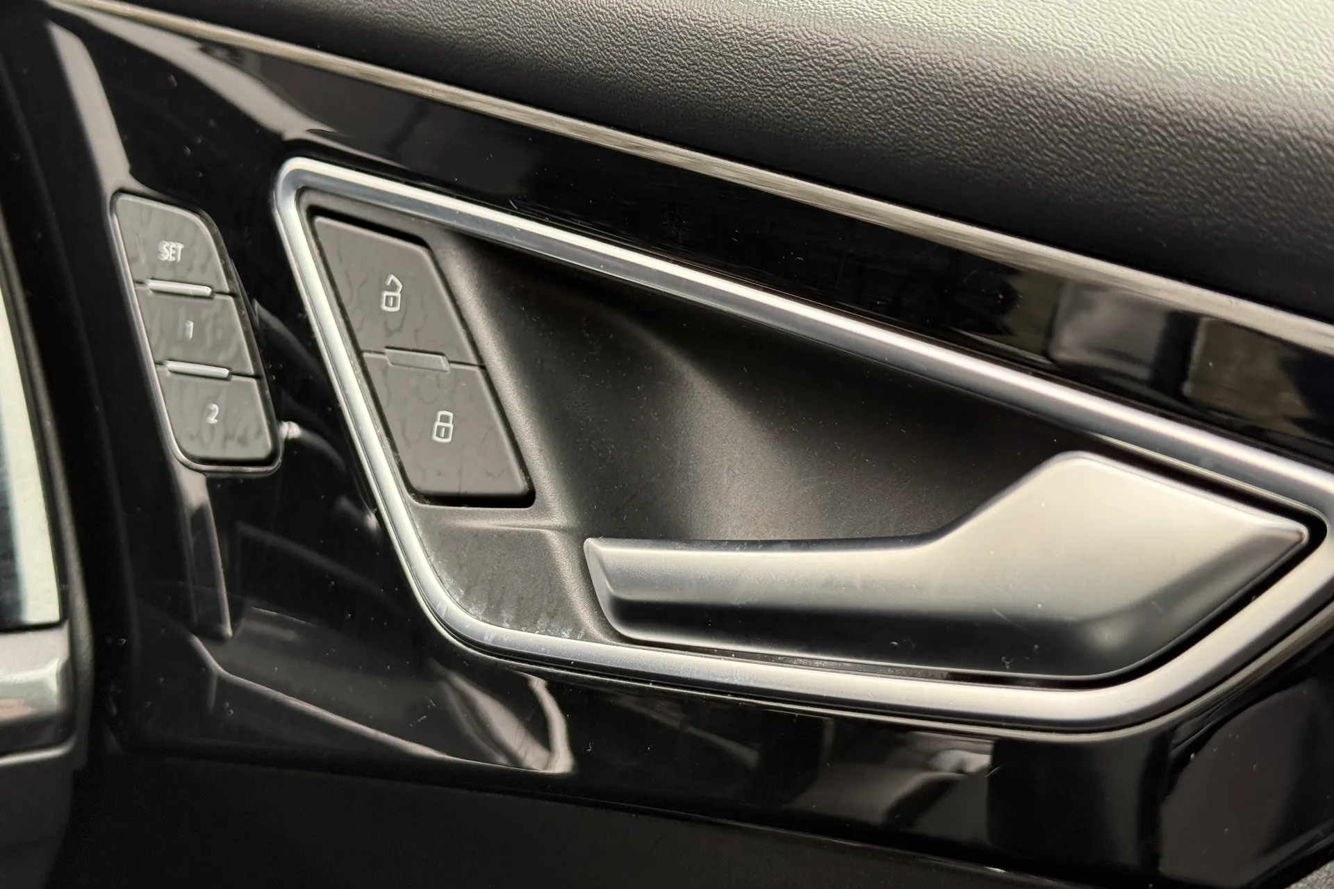 Audi Q4 thumbnail image number 18