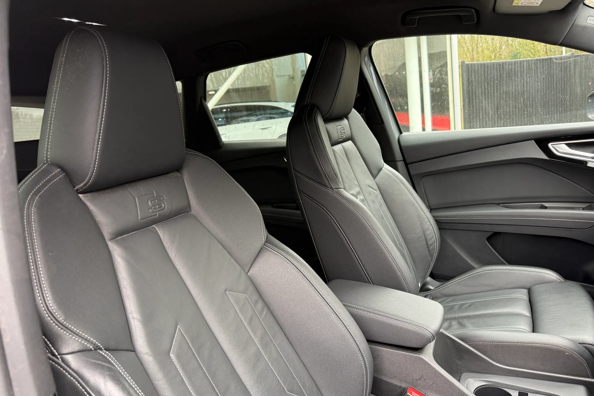 Audi Q4 thumbnail image number 24