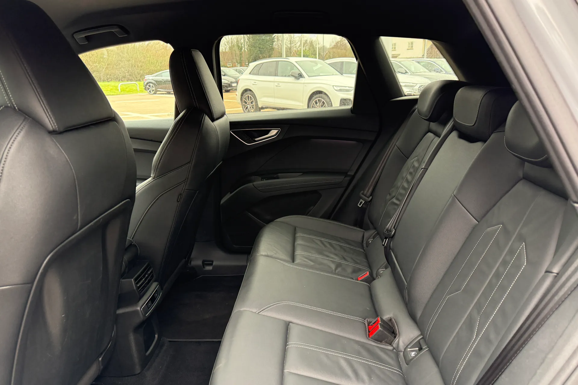 Audi Q4 thumbnail image number 48