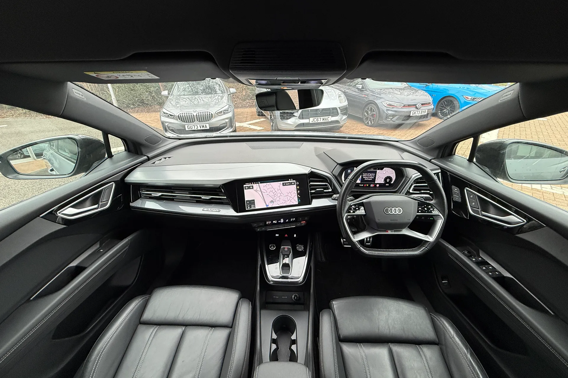 Audi Q4 thumbnail image number 32