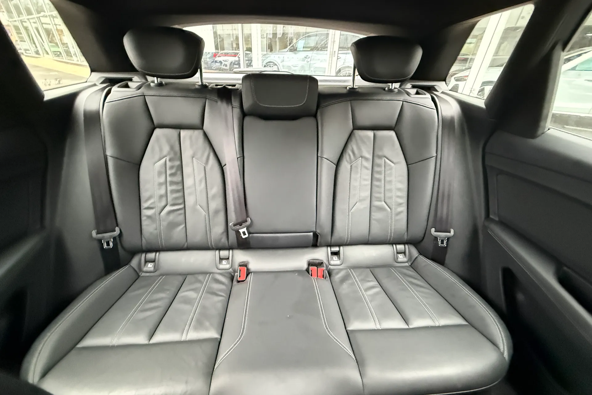 Audi Q4 thumbnail image number 22