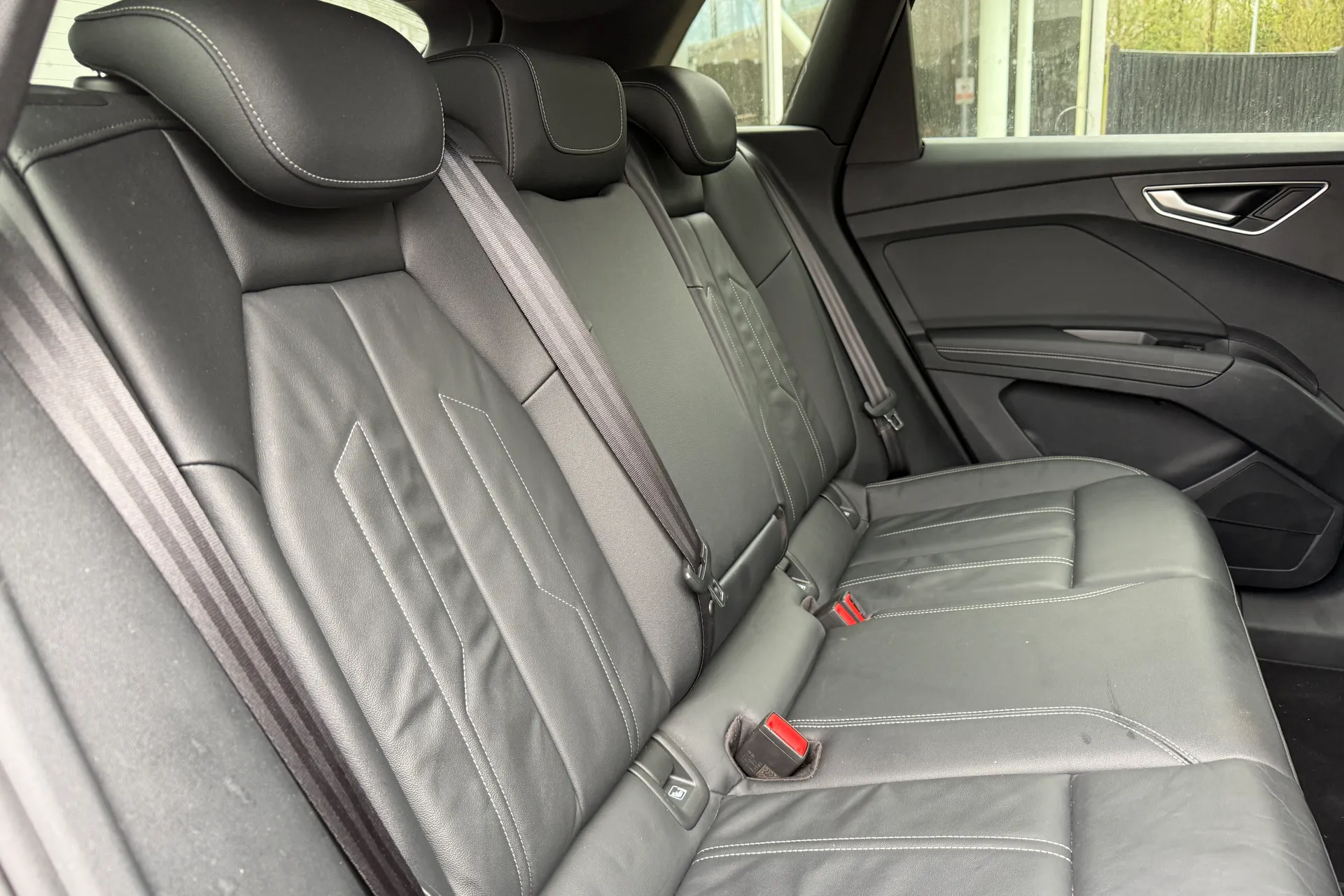 Audi Q4 thumbnail image number 28