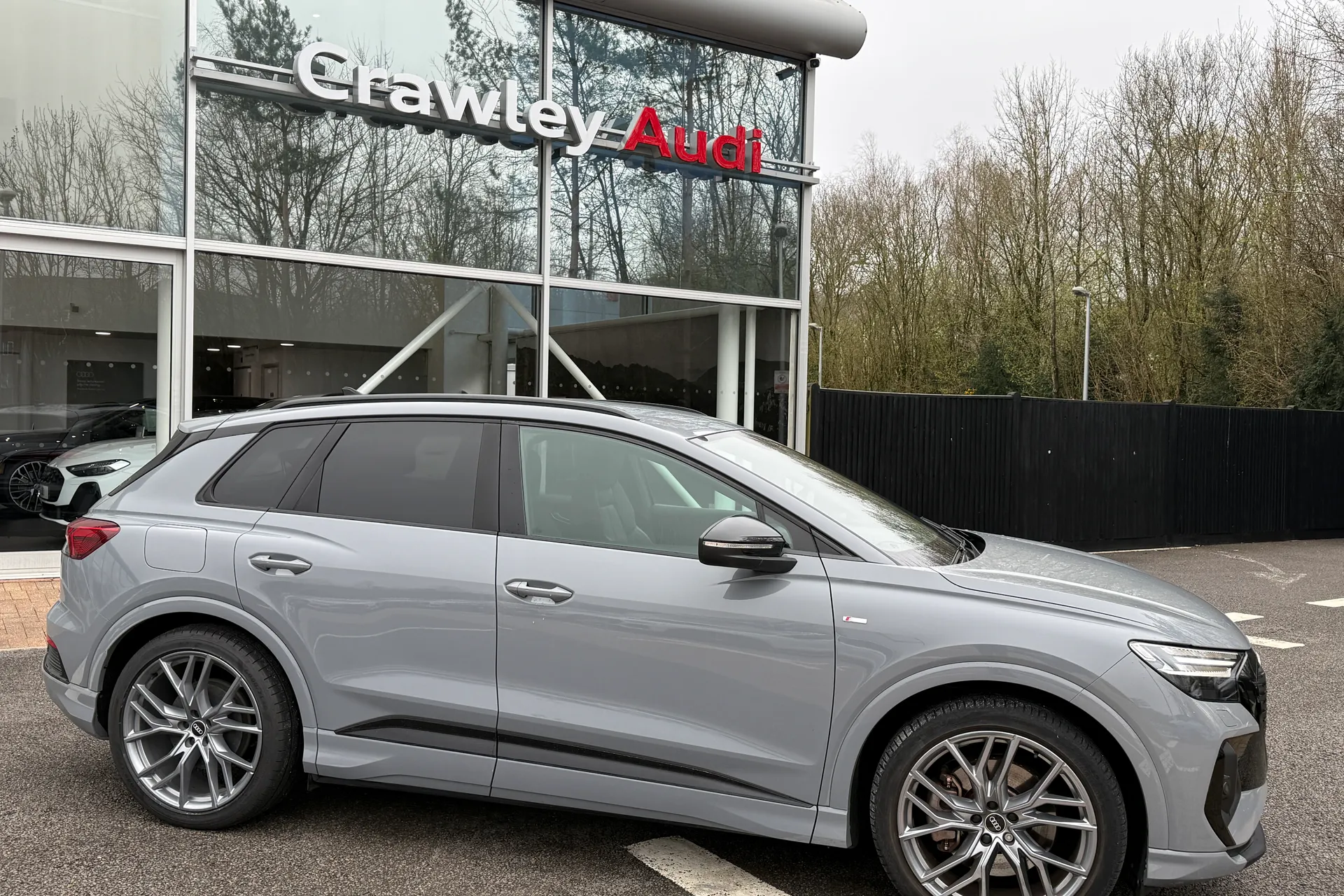 Audi Q4 thumbnail image number 2