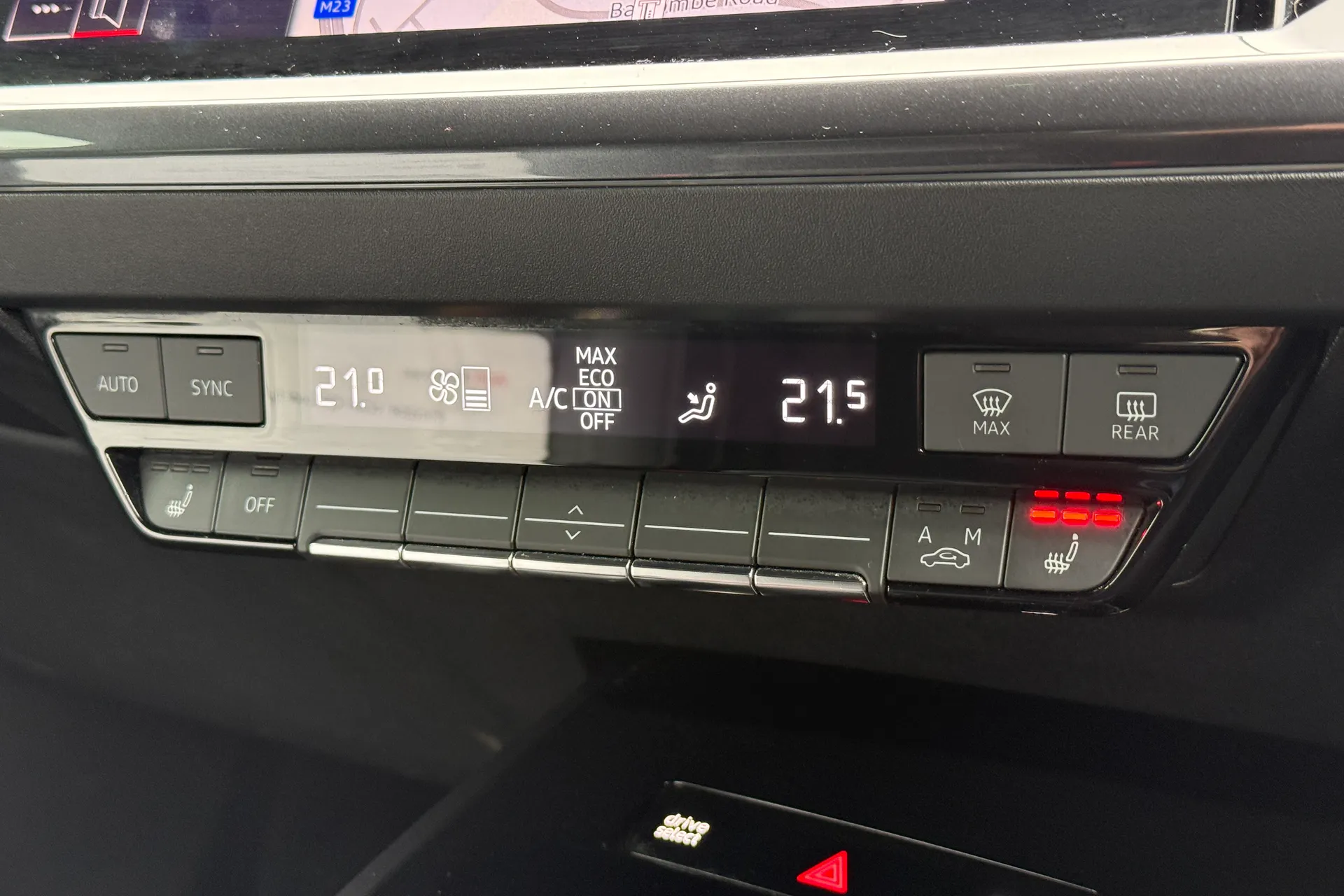 Audi Q4 thumbnail image number 9