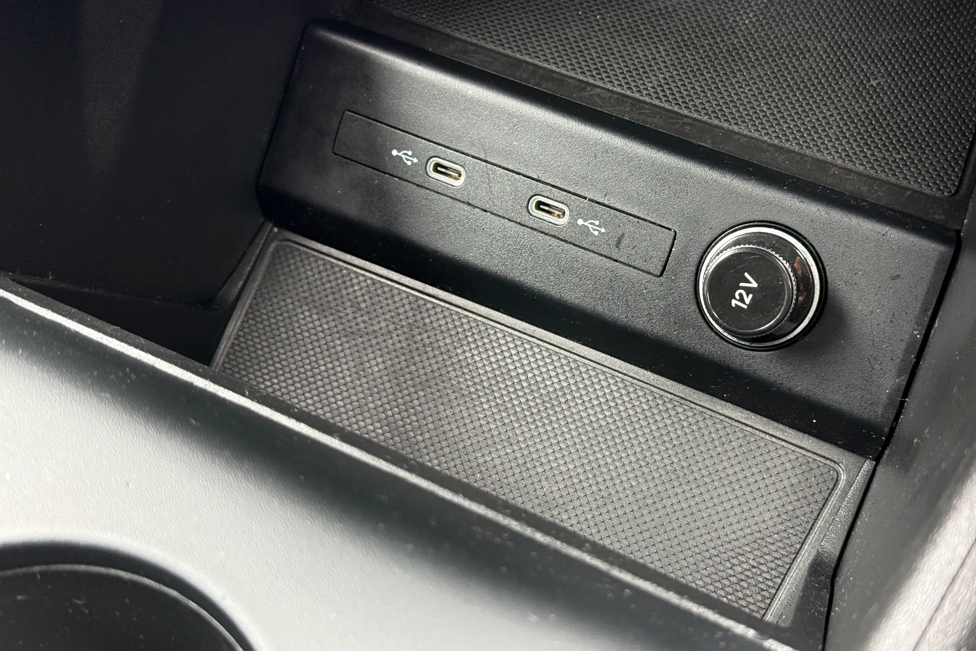 Audi Q4 thumbnail image number 13