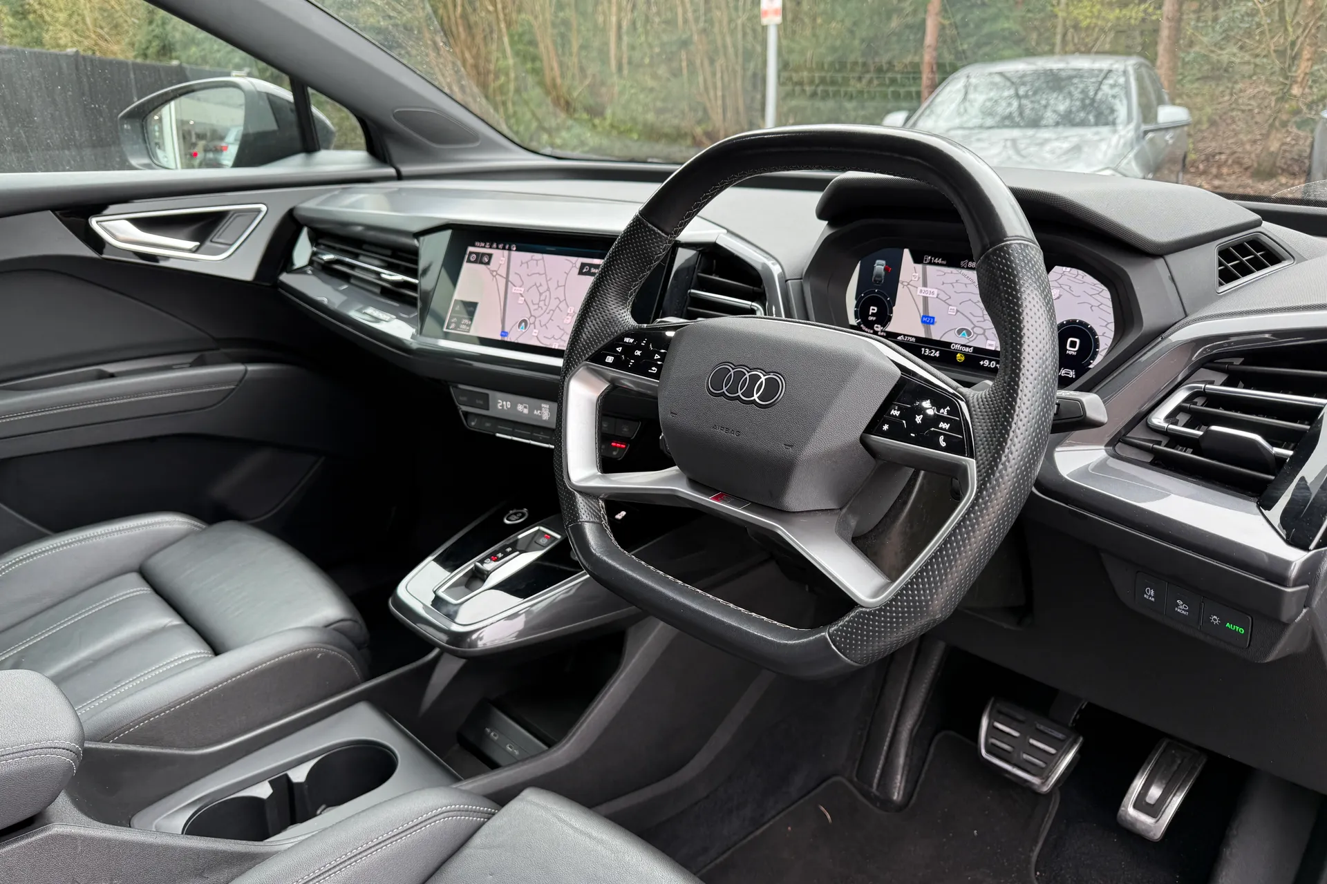 Audi Q4 thumbnail image number 23