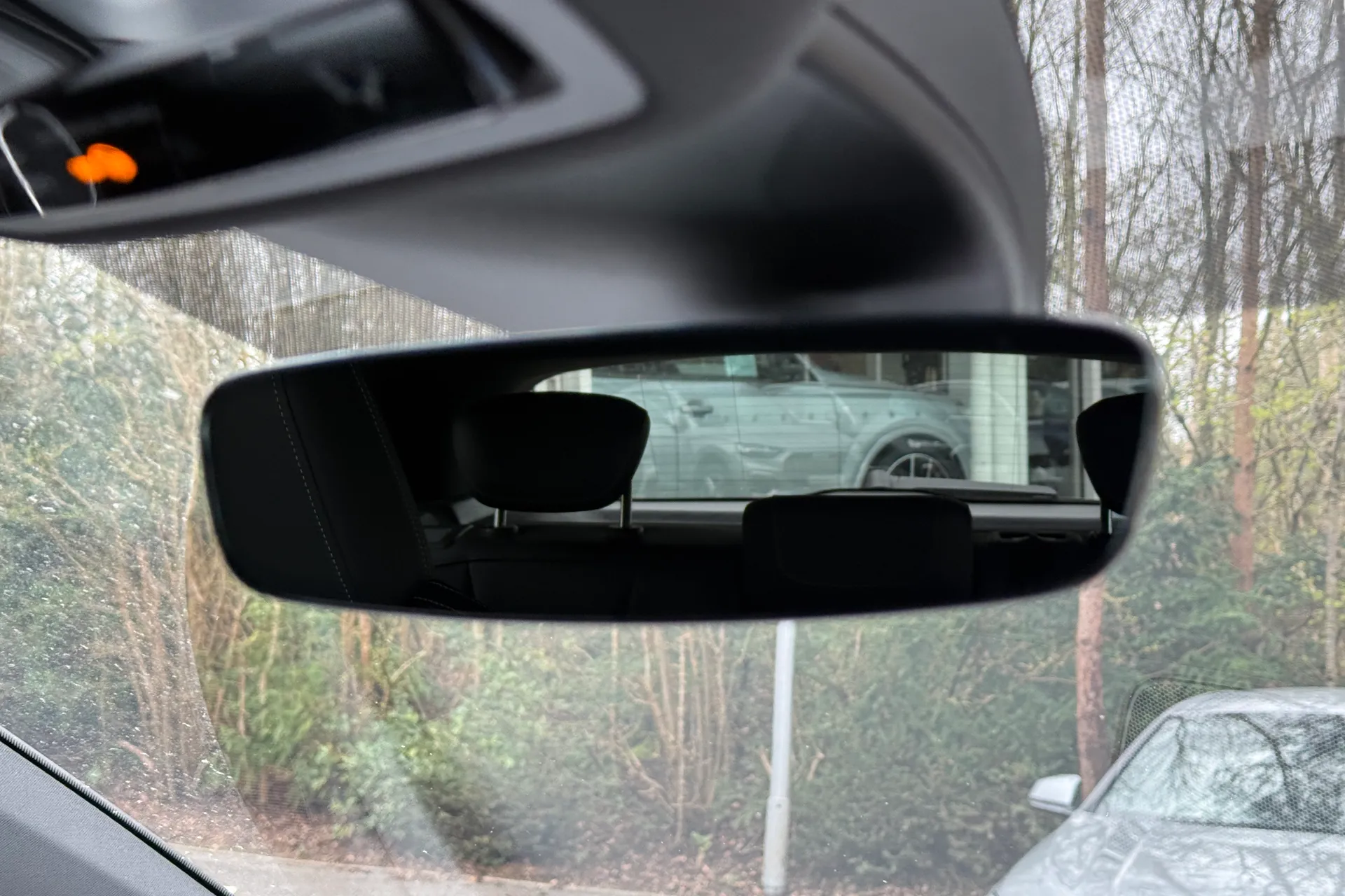 Audi Q4 thumbnail image number 11