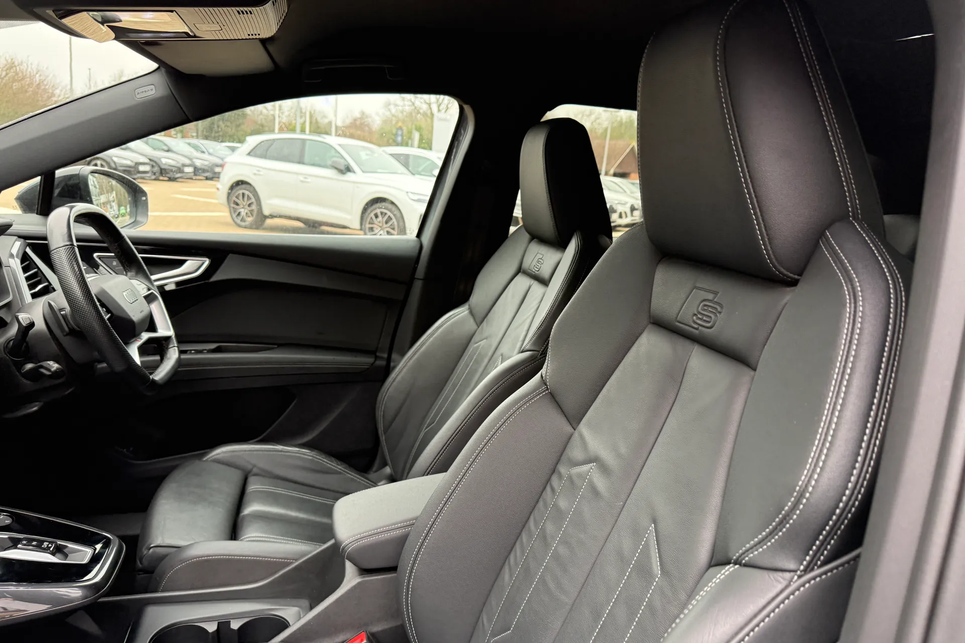 Audi Q4 thumbnail image number 50