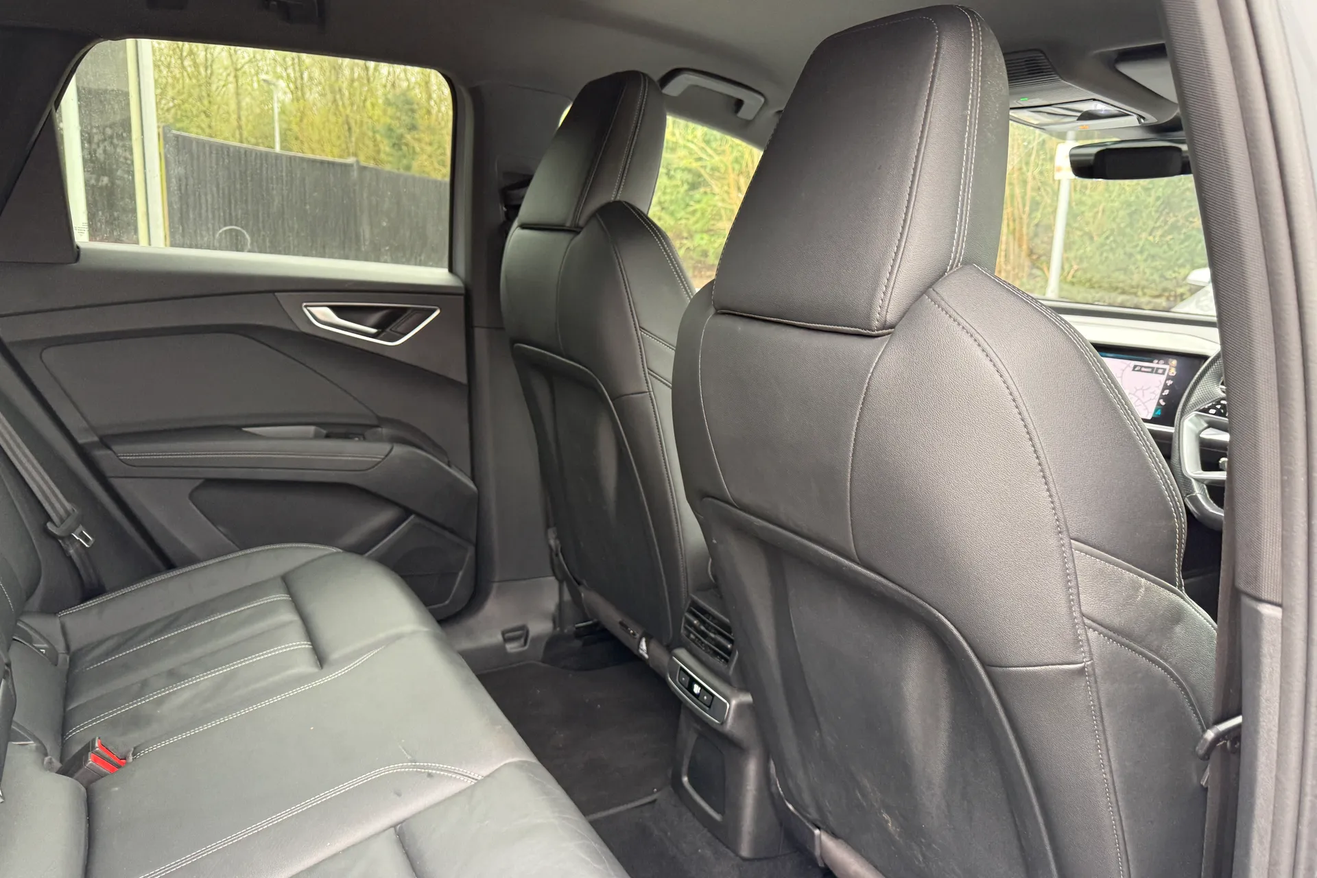 Audi Q4 thumbnail image number 30