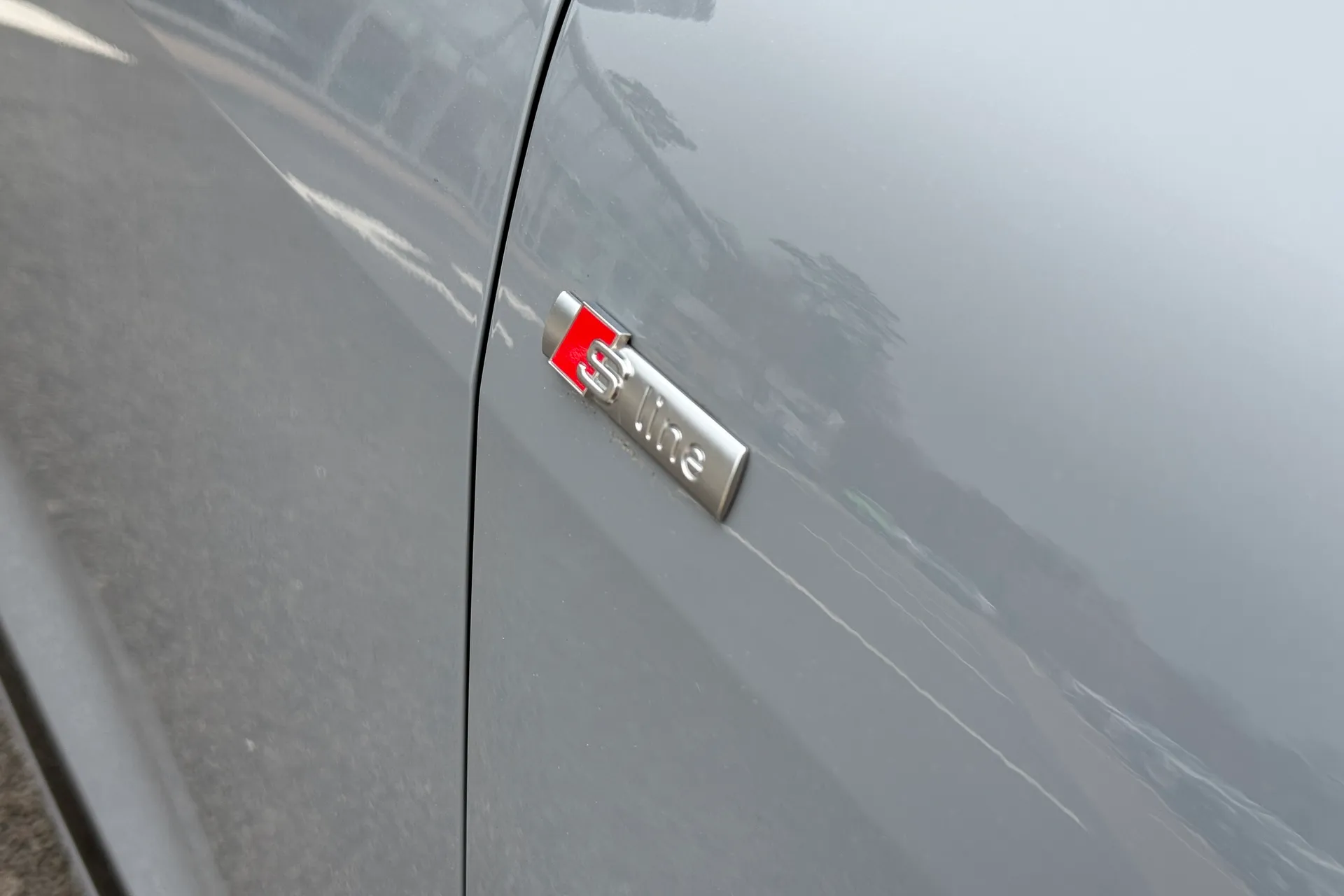 Audi Q4 thumbnail image number 6