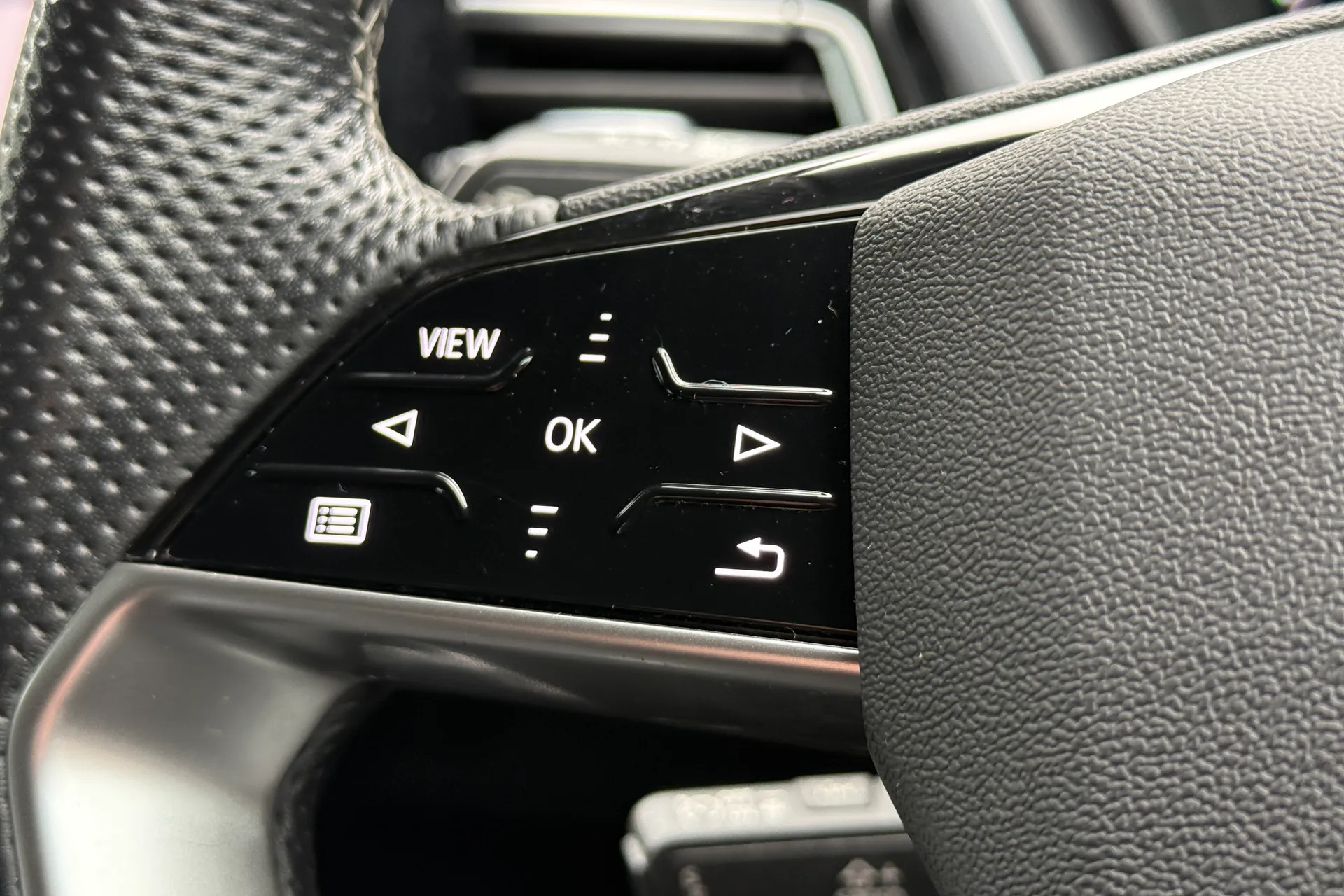 Audi Q4 thumbnail image number 20