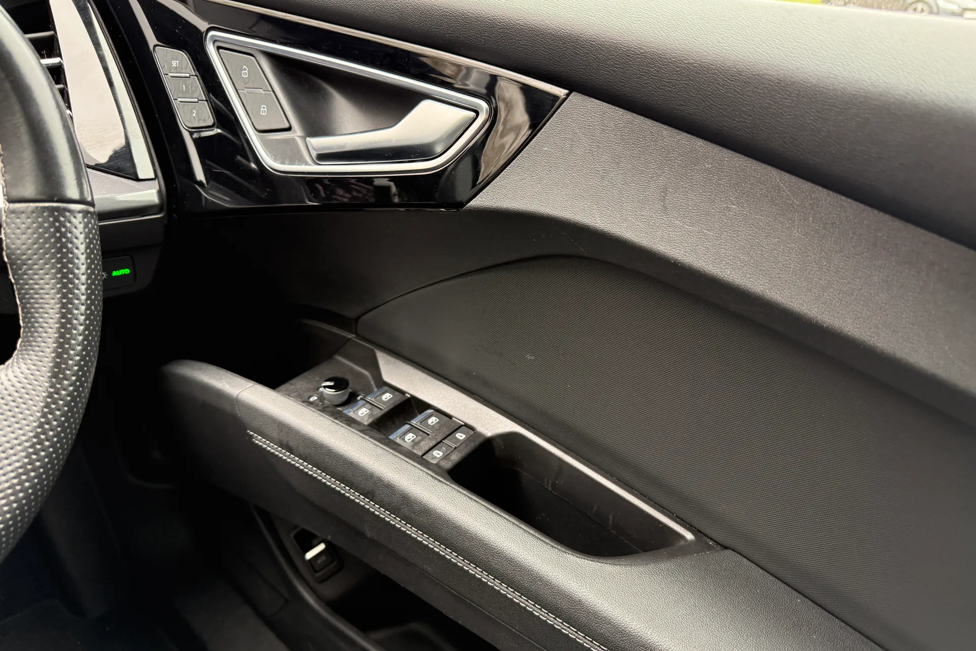 Audi Q4 thumbnail image number 19