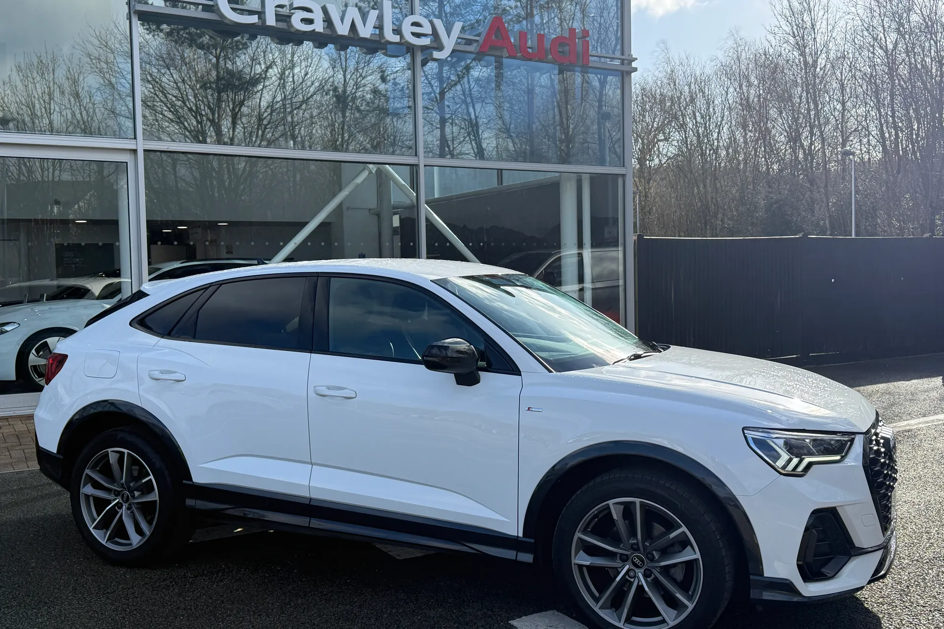 Audi Q3 thumbnail image number 2