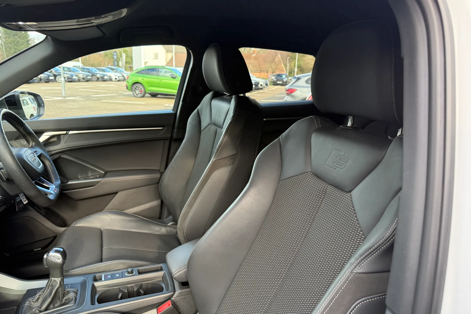 Audi Q3 thumbnail image number 53