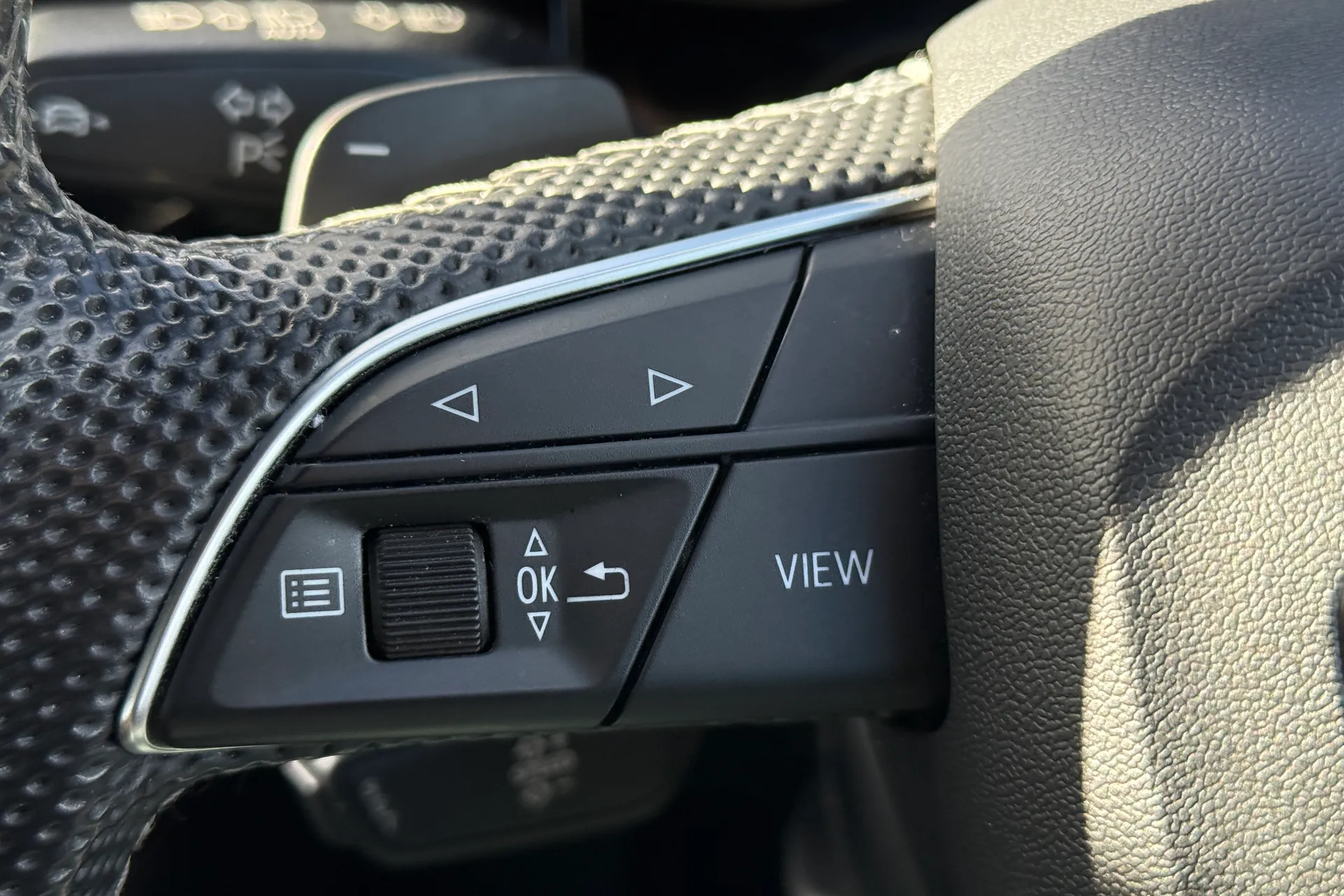 Audi Q3 thumbnail image number 22