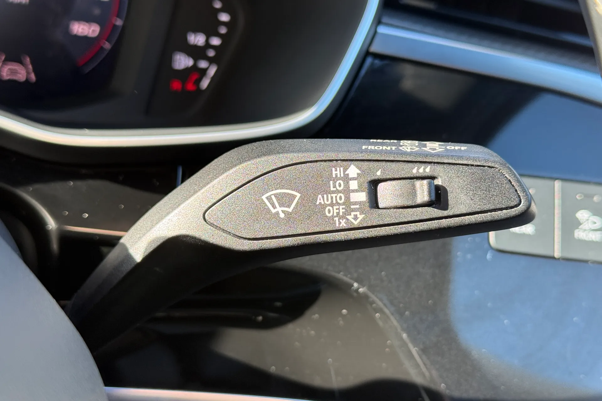 Audi Q3 thumbnail image number 21