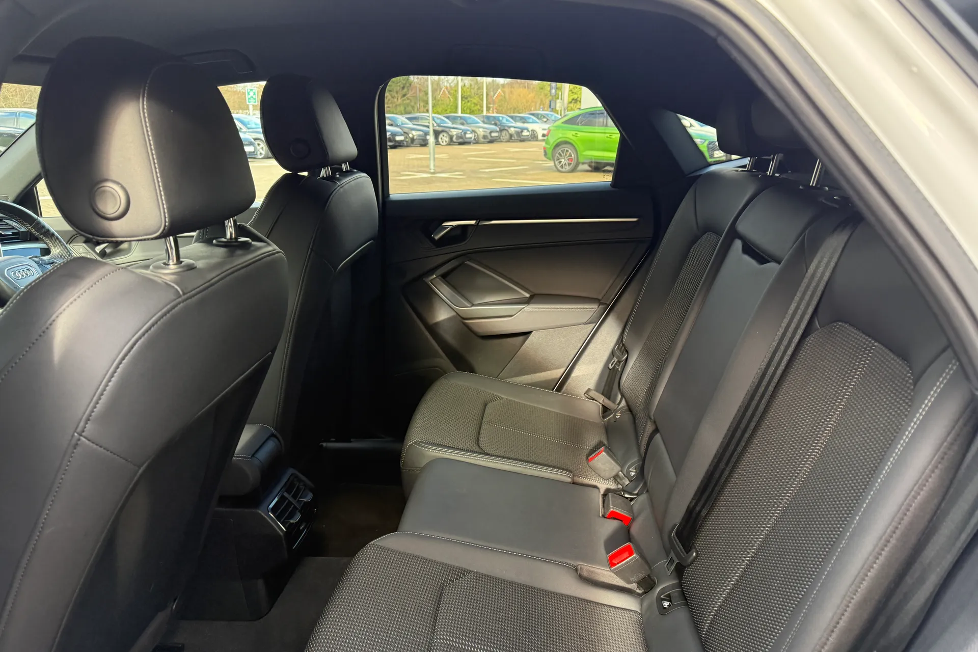 Audi Q3 thumbnail image number 51