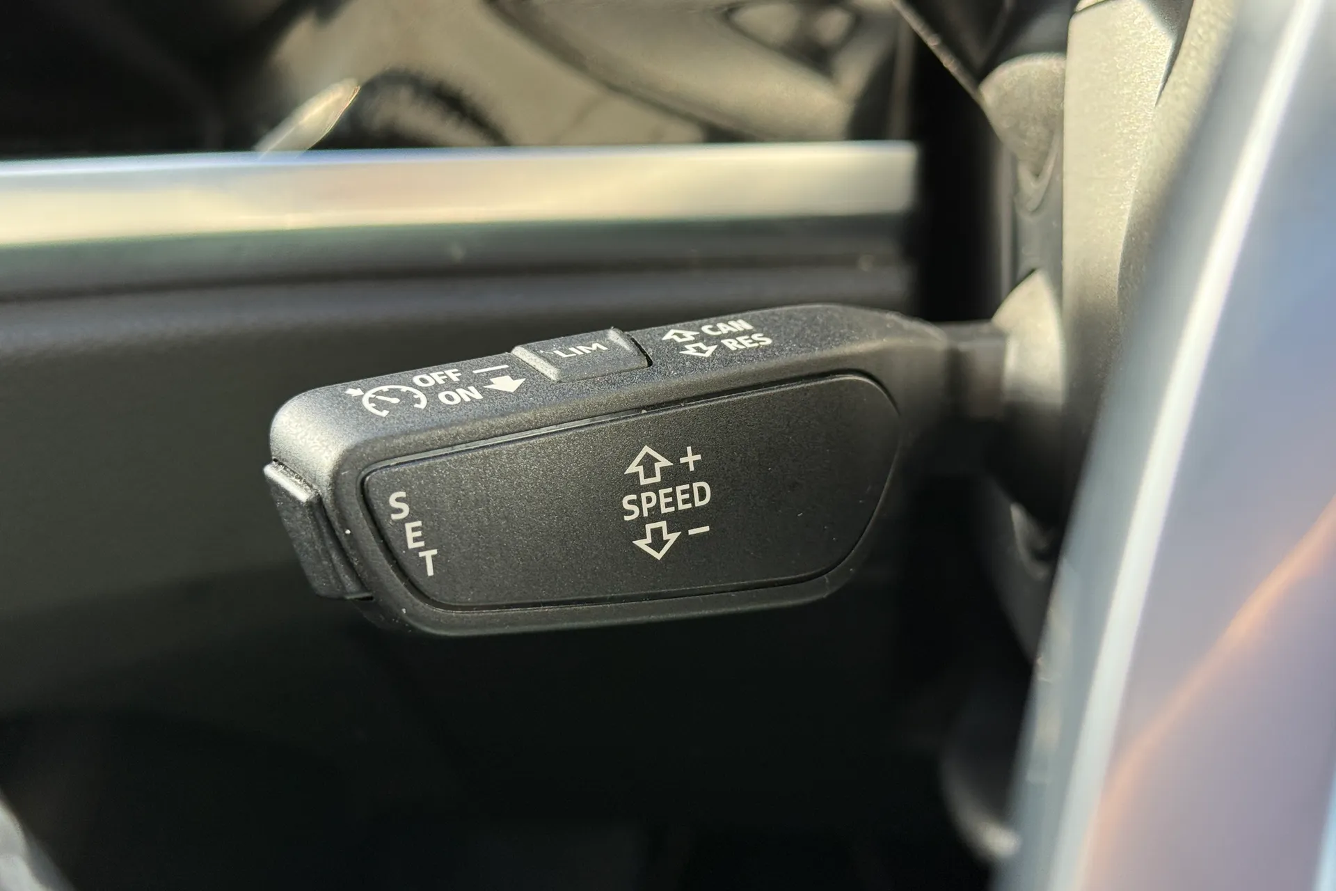 Audi Q3 thumbnail image number 19