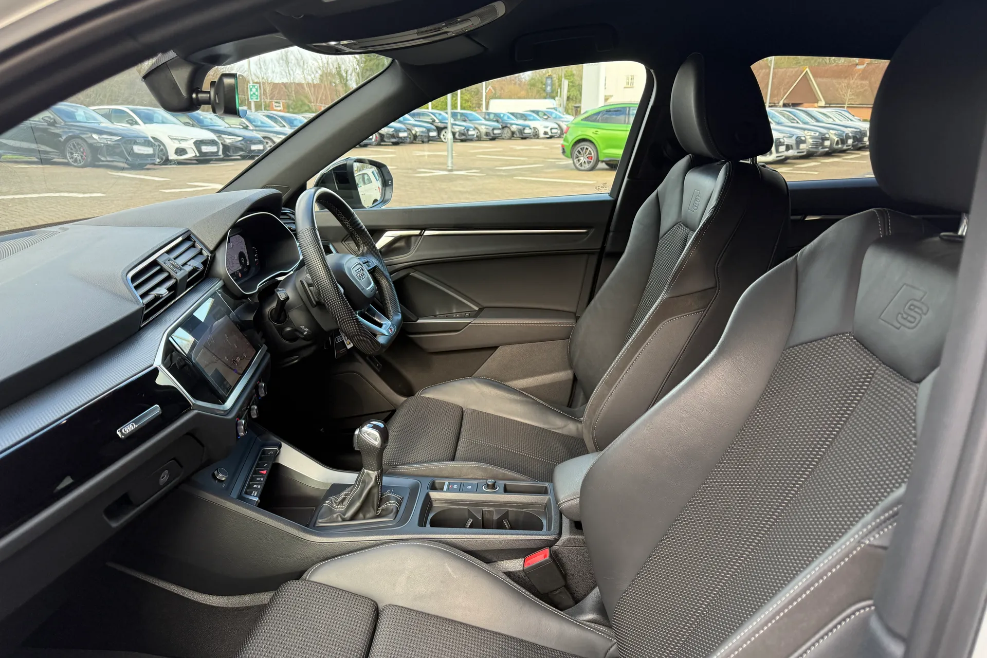 Audi Q3 thumbnail image number 54