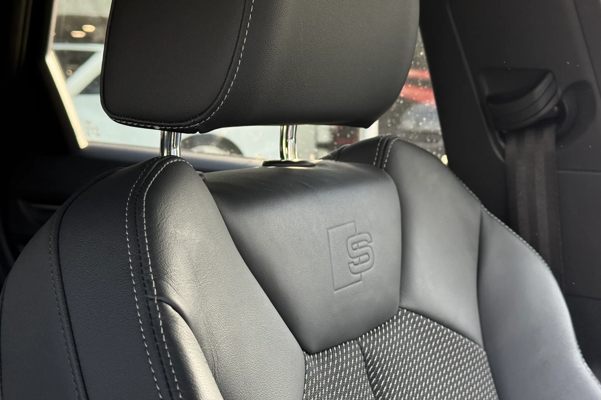 Audi Q3 thumbnail image number 13