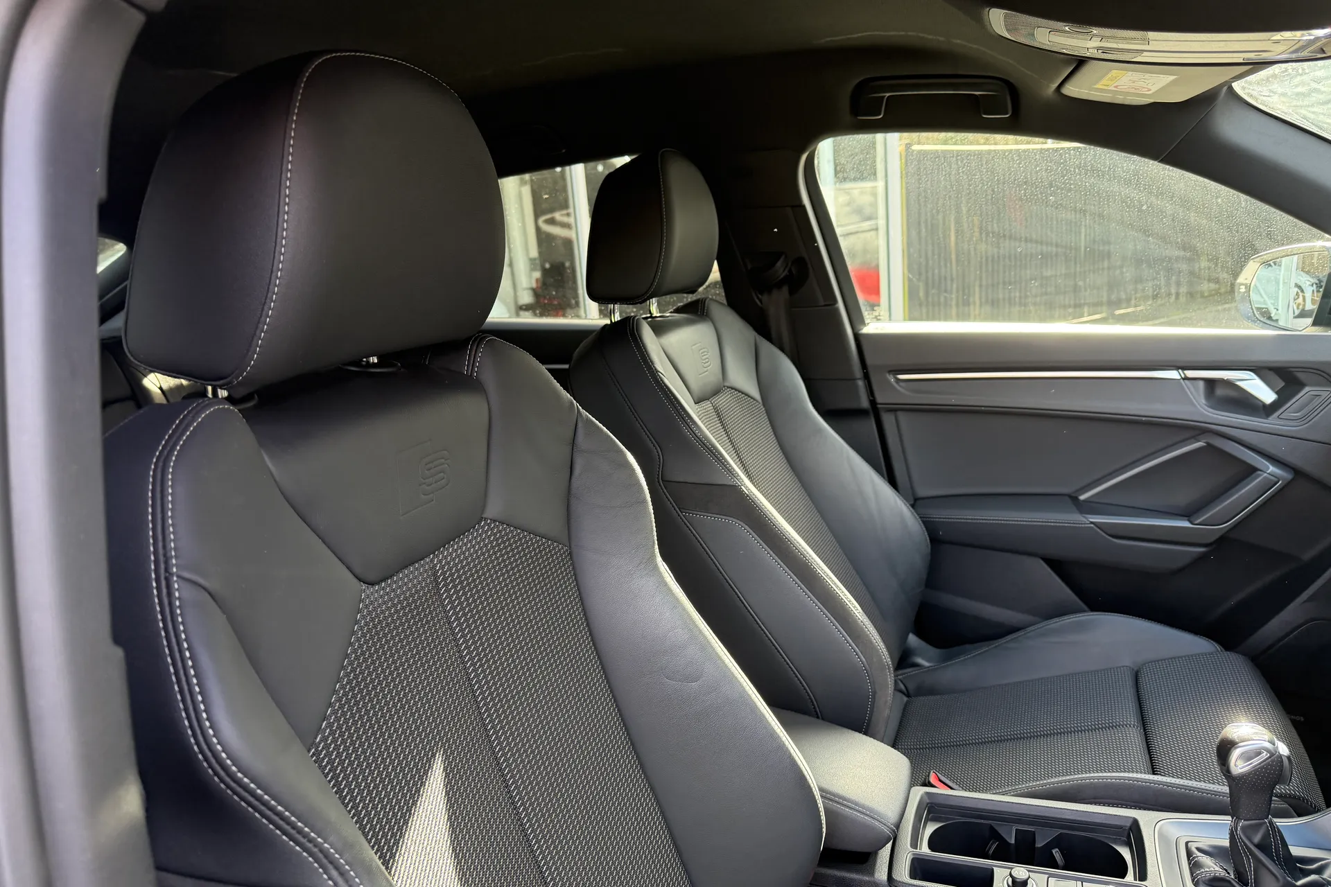 Audi Q3 thumbnail image number 30