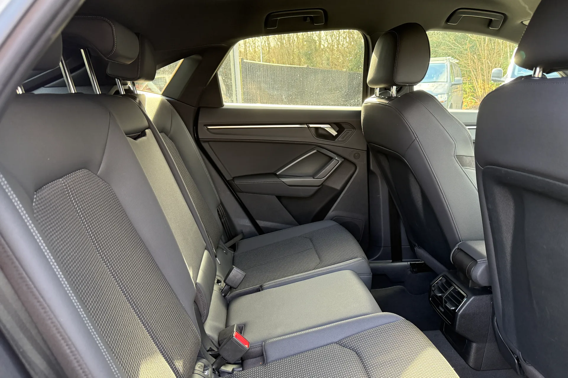 Audi Q3 thumbnail image number 34