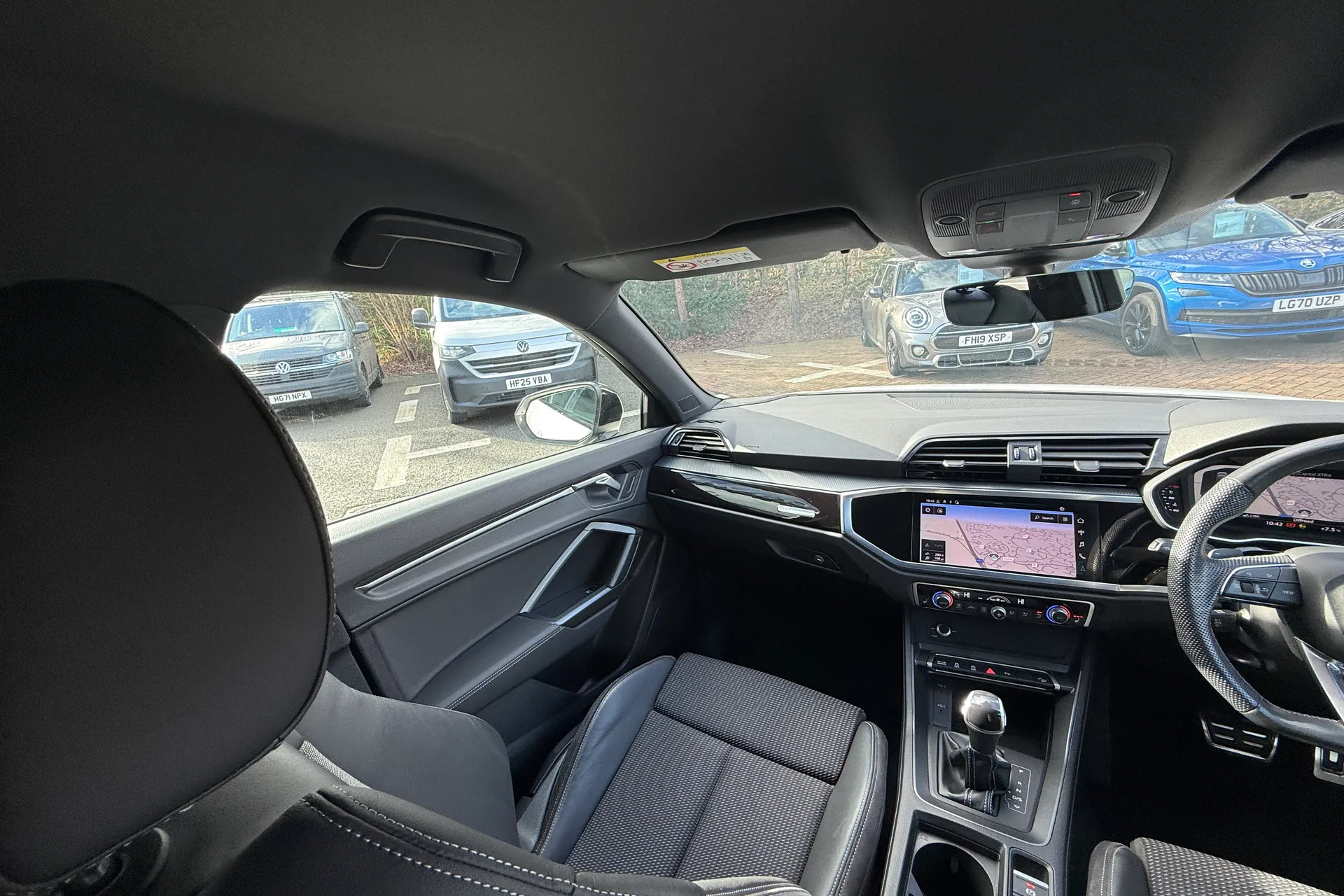 Audi Q3 thumbnail image number 36