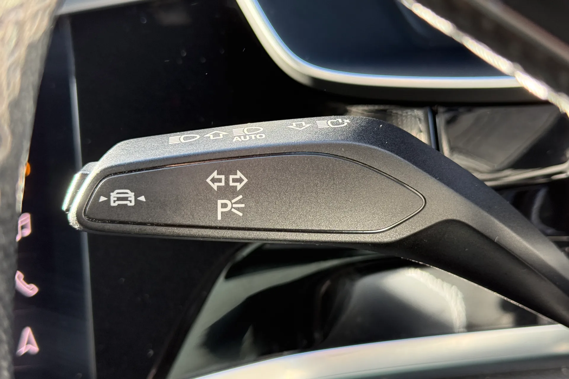 Audi Q3 thumbnail image number 20