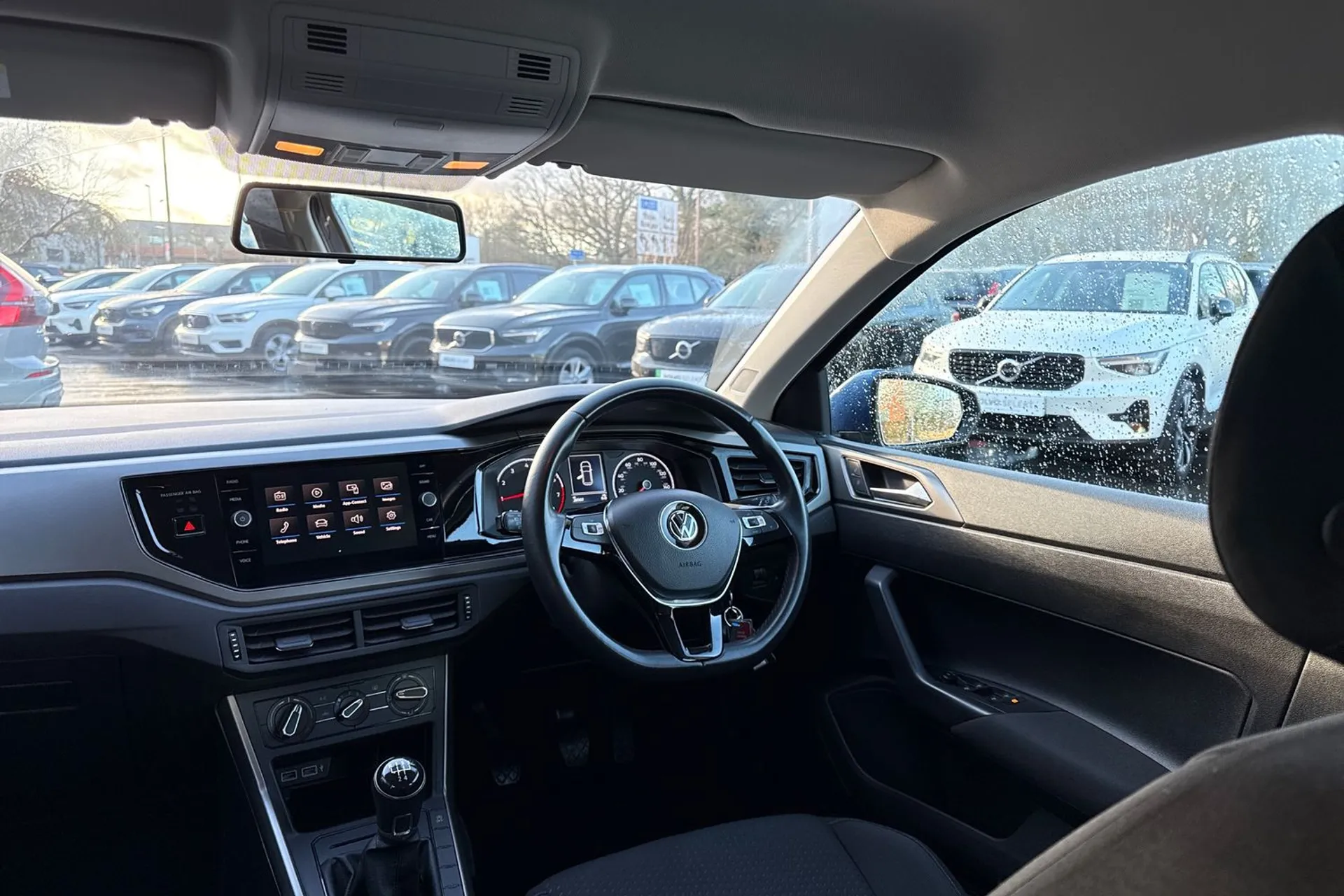 VOLKSWAGEN POLO thumbnail image number 33