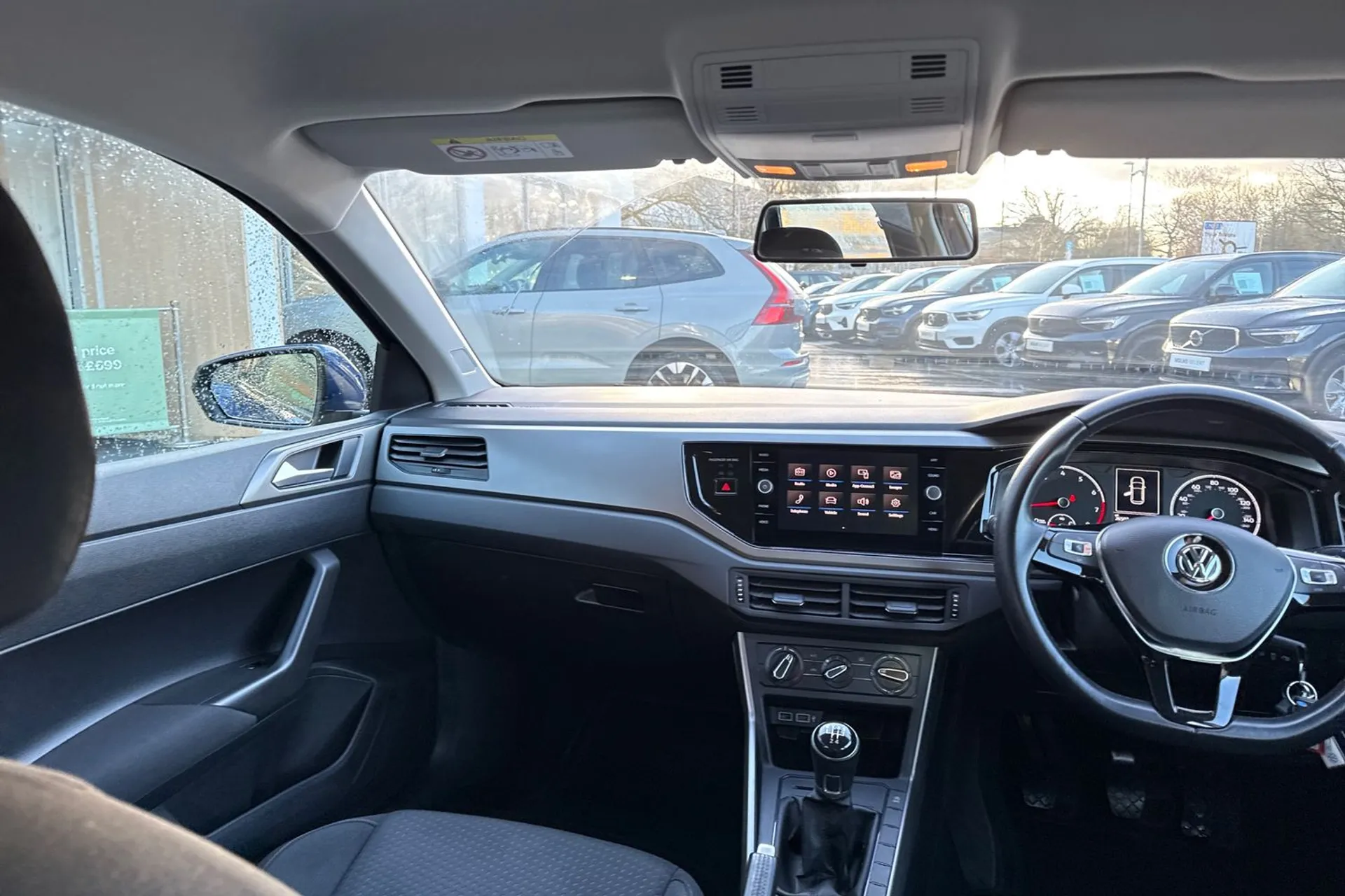 VOLKSWAGEN POLO thumbnail image number 32