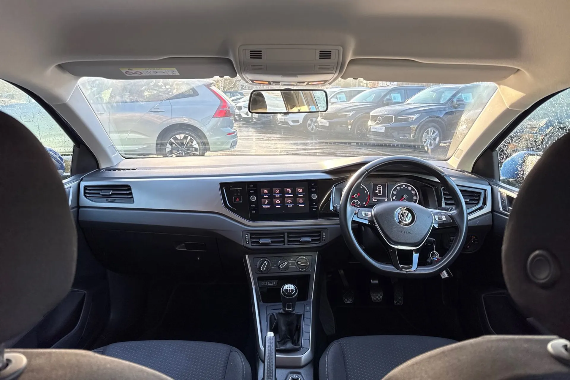 VOLKSWAGEN POLO thumbnail image number 3