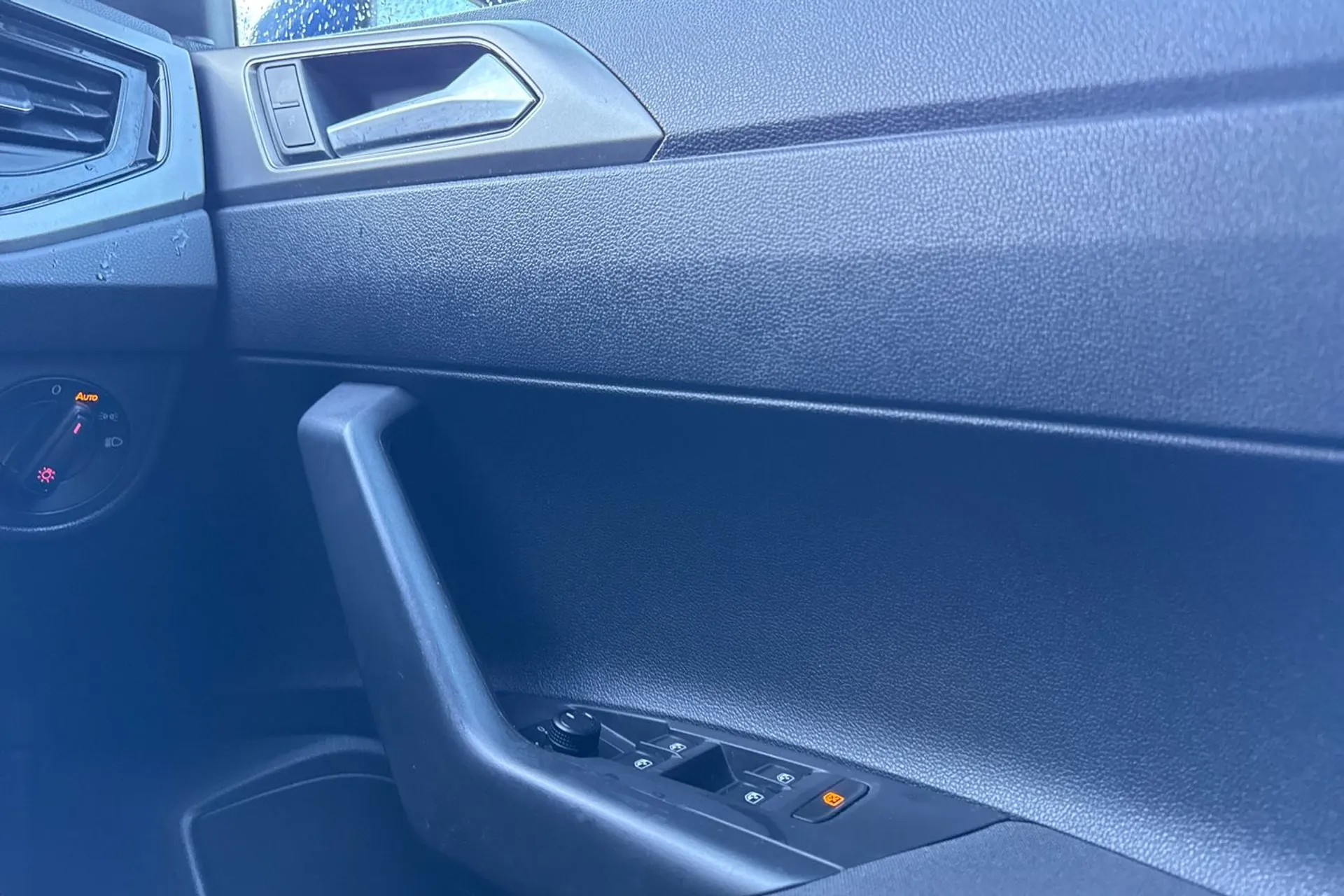 VOLKSWAGEN POLO thumbnail image number 39