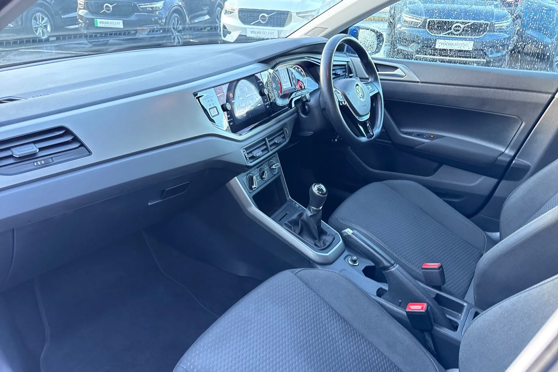 VOLKSWAGEN POLO thumbnail image number 27