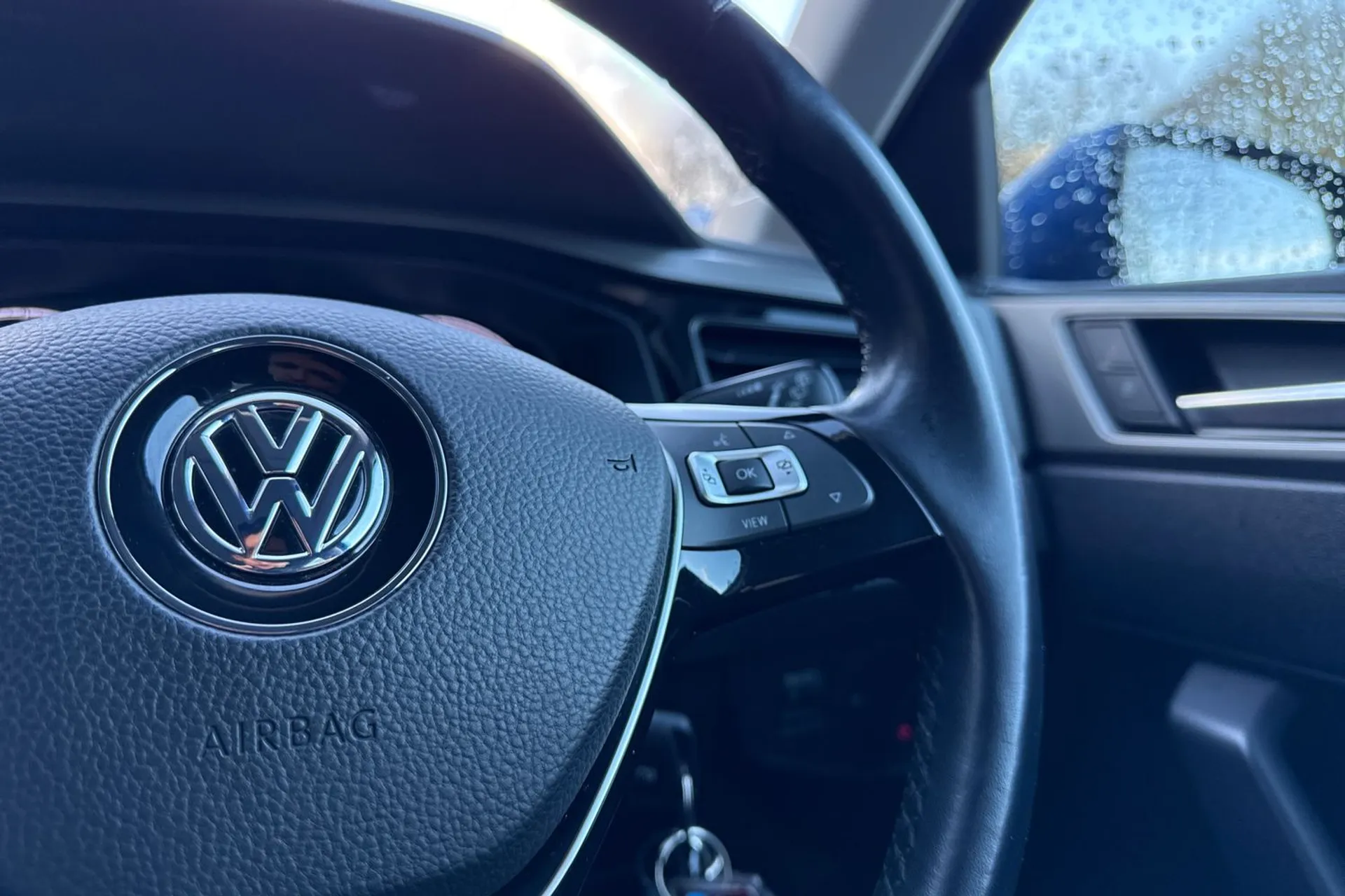 VOLKSWAGEN POLO thumbnail image number 37