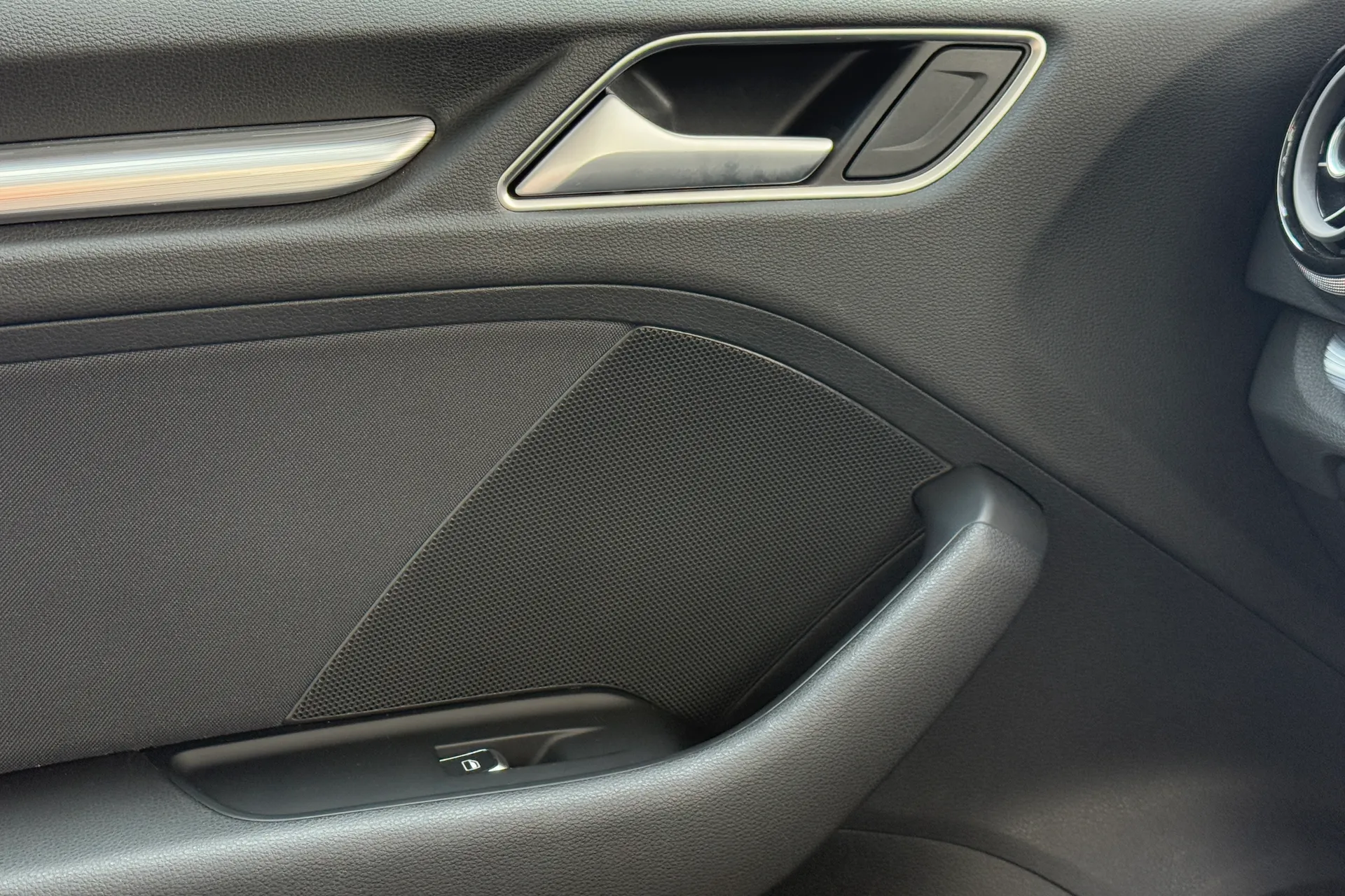 Audi A3 thumbnail image number 26